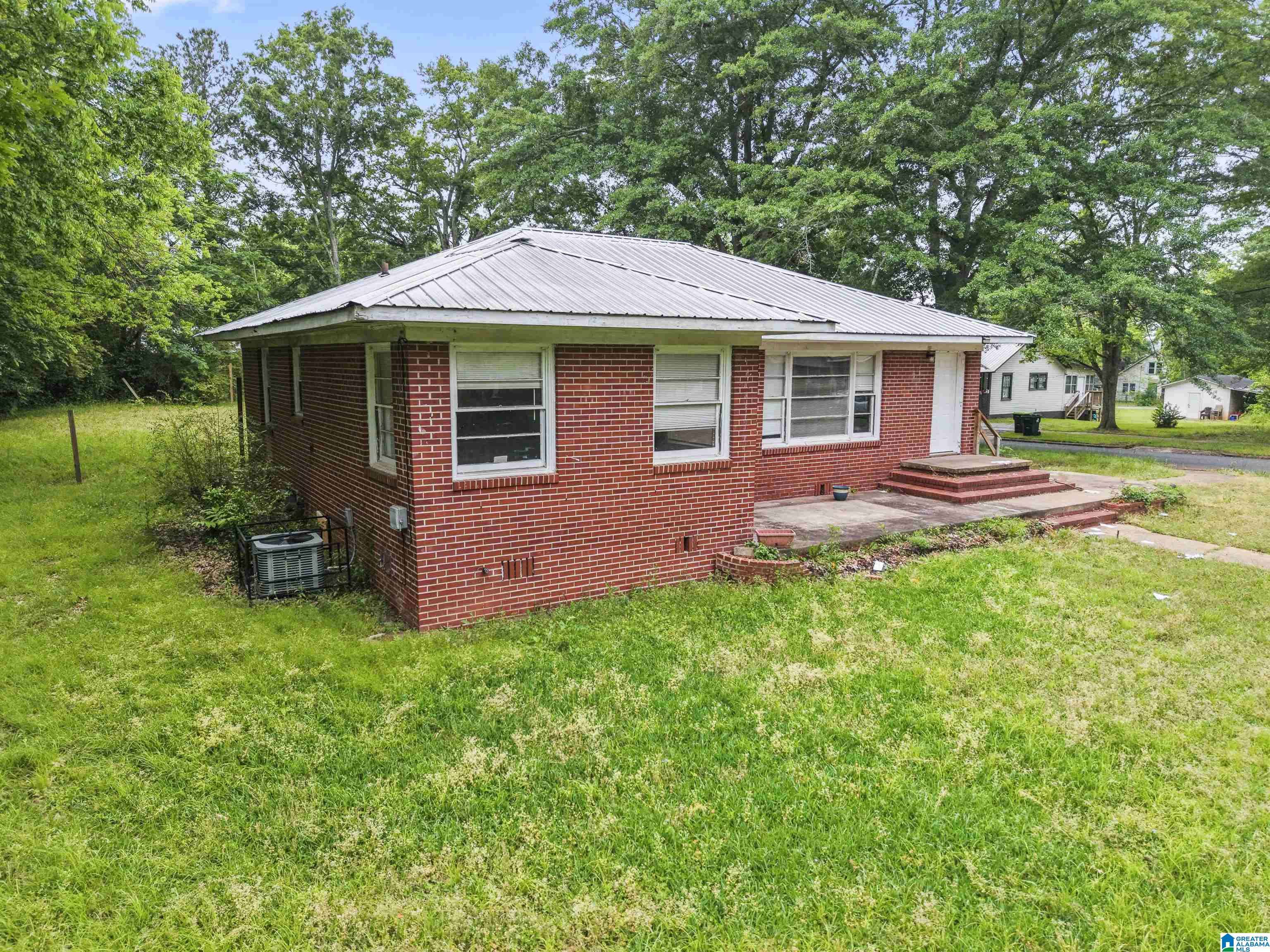 Sylacauga, AL 35150,301 E 4TH STREET