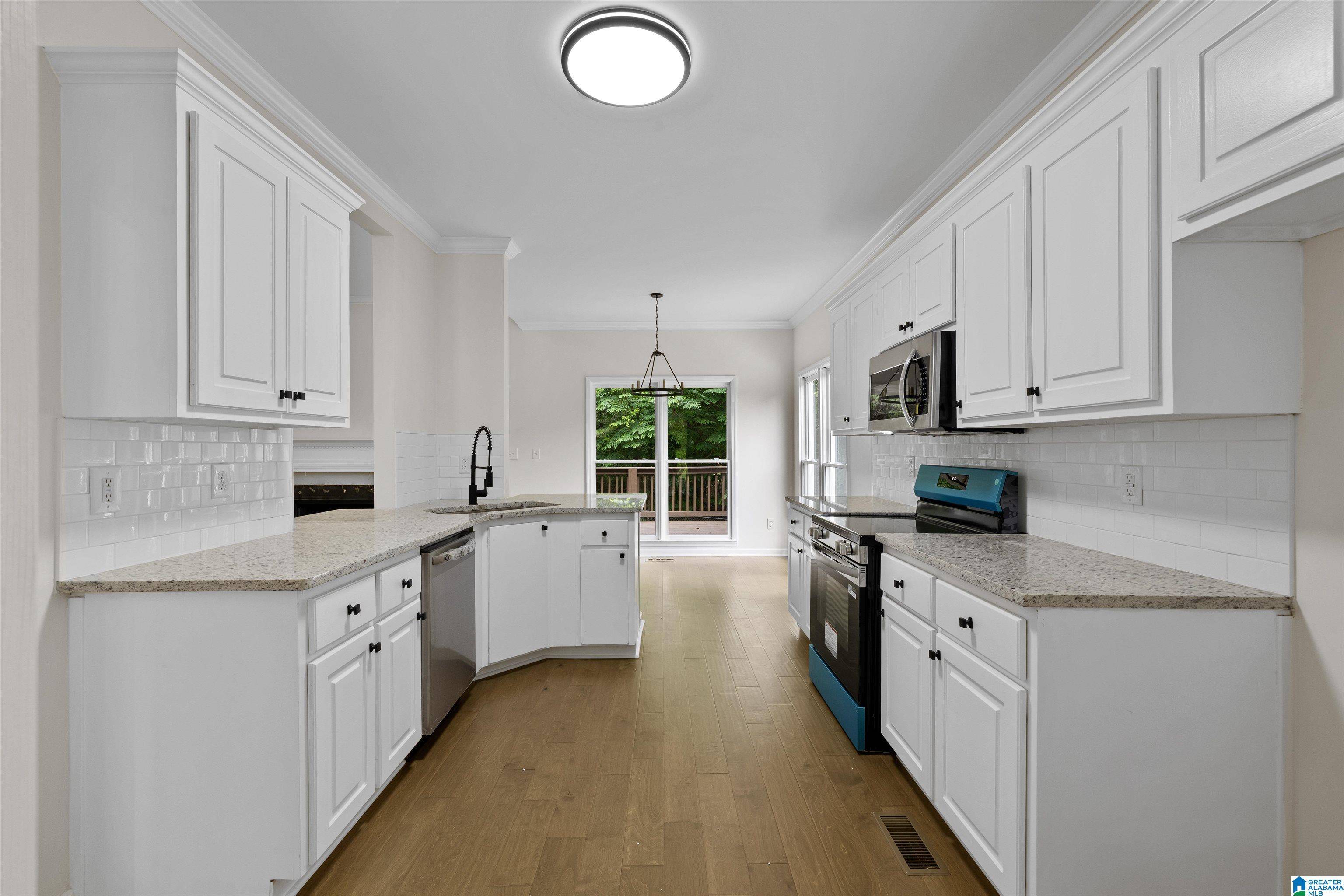 Trussville, AL 35173,7541 CARRIAGE COVE