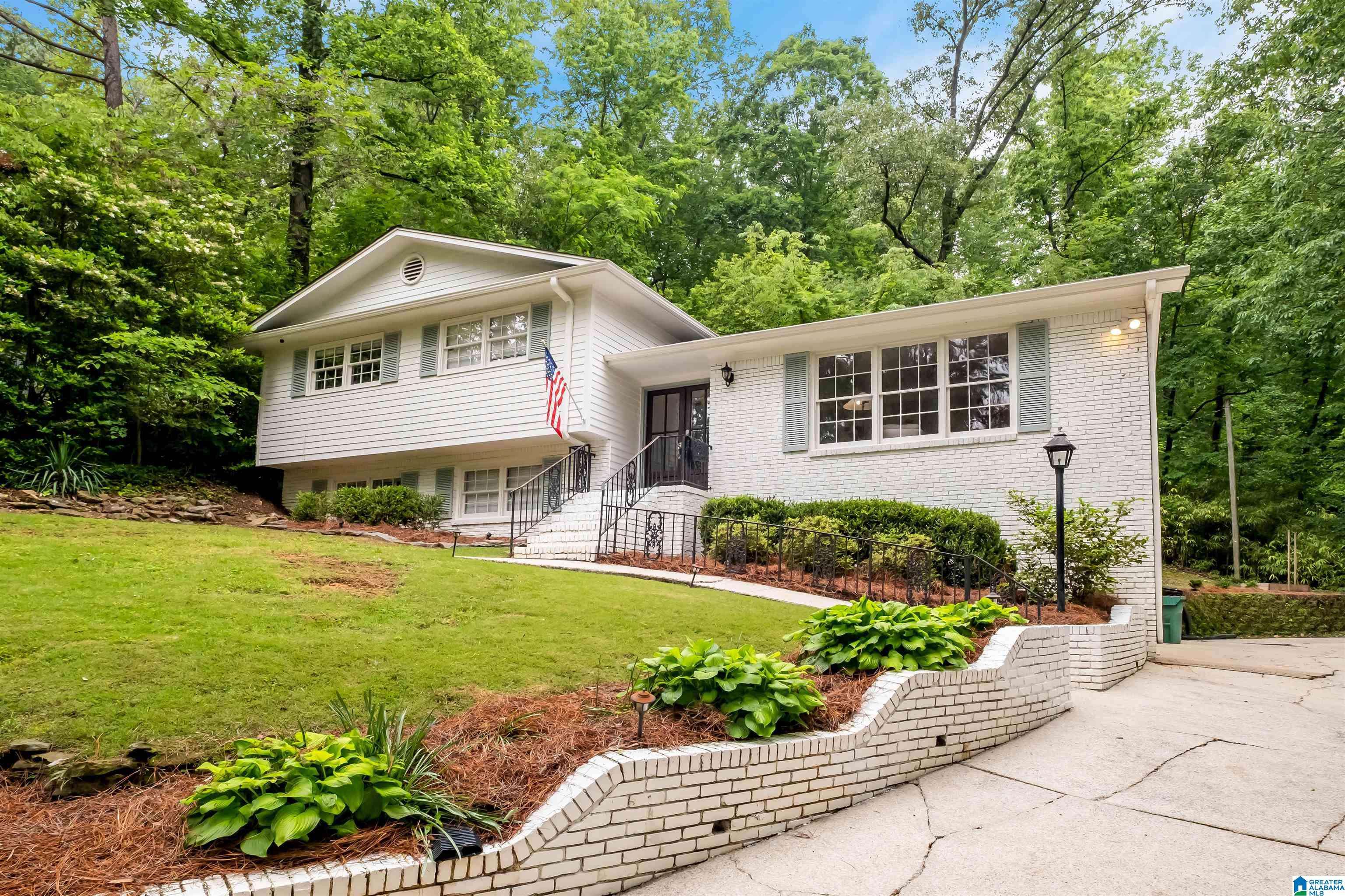Vestavia Hills, AL 35216,2208 GARLAND DRIVE