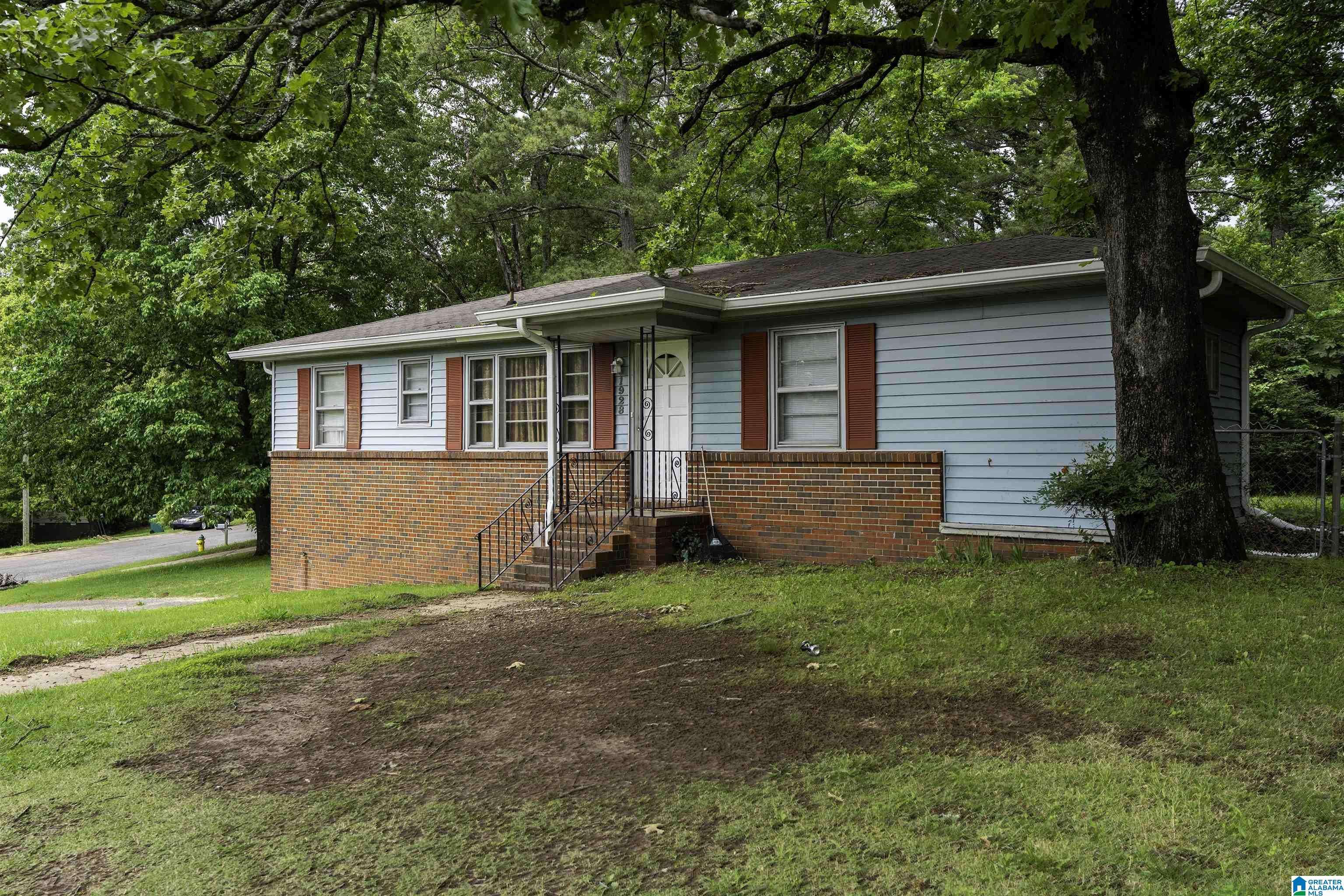 Center Point, AL 35215,1928 5TH STREET NE