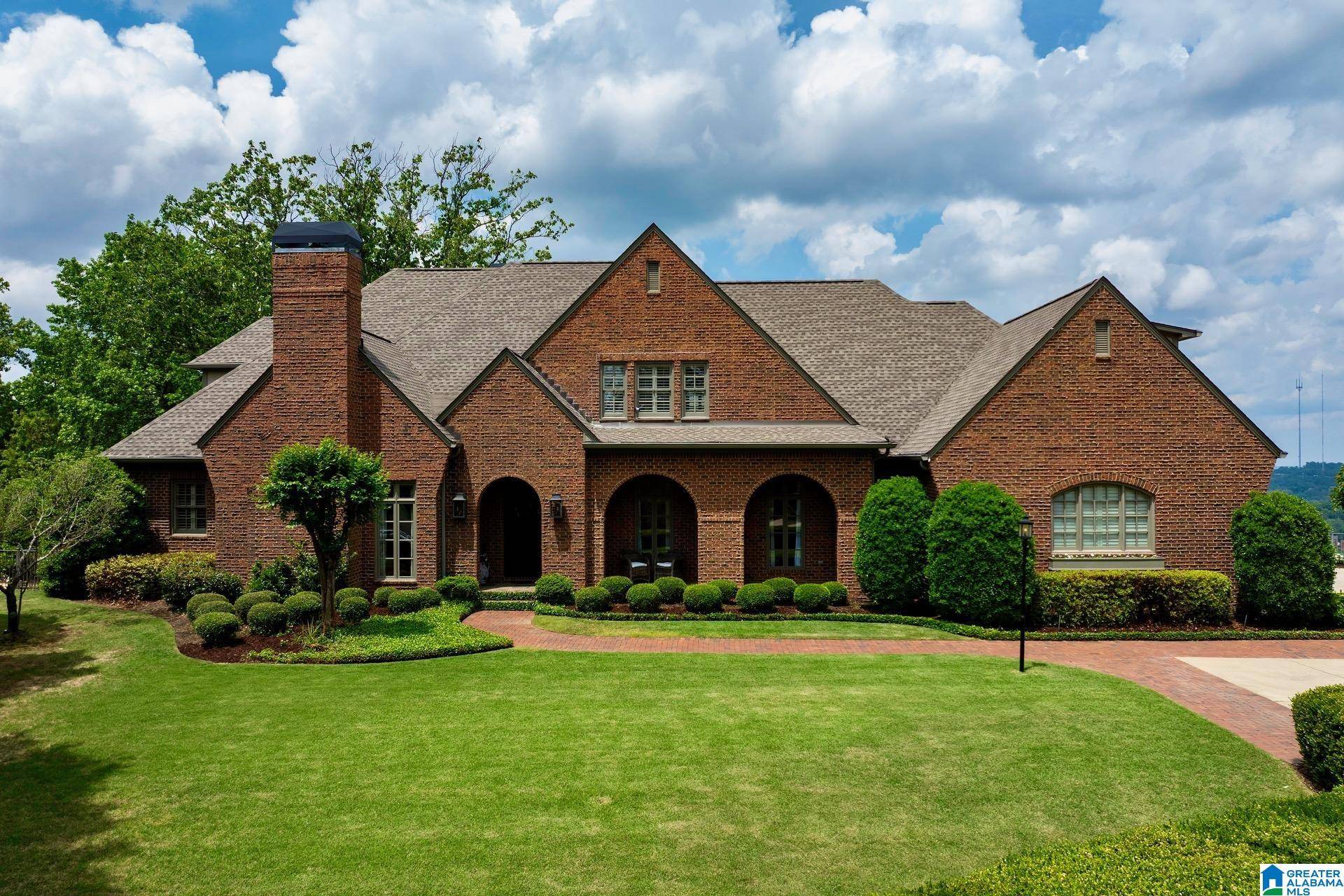 Vestavia Hills, AL 35216,2024 VESTAVIA DRIVE