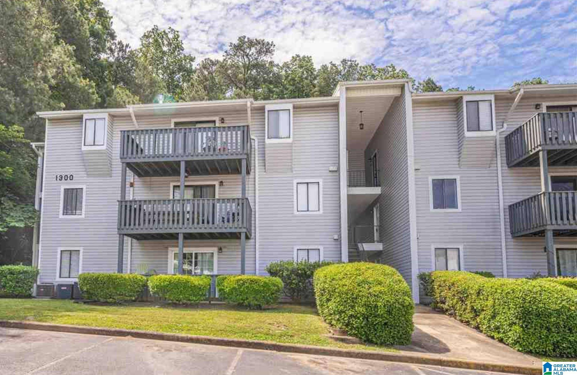 Homewood, AL 35216,1301 WOODLAND VILLAGE #1301