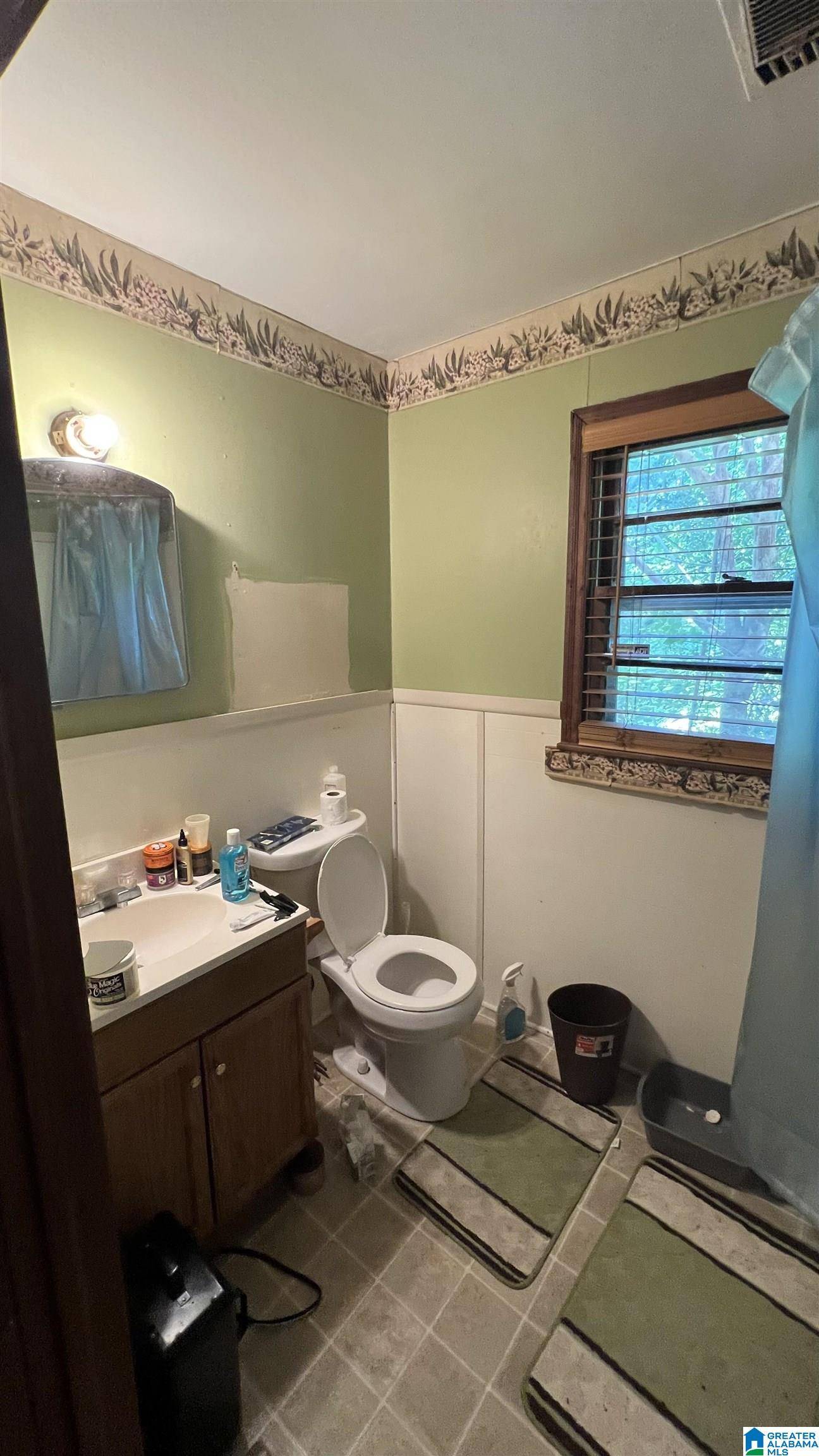 Sylacauga, AL 35150,813 W 8TH STREET
