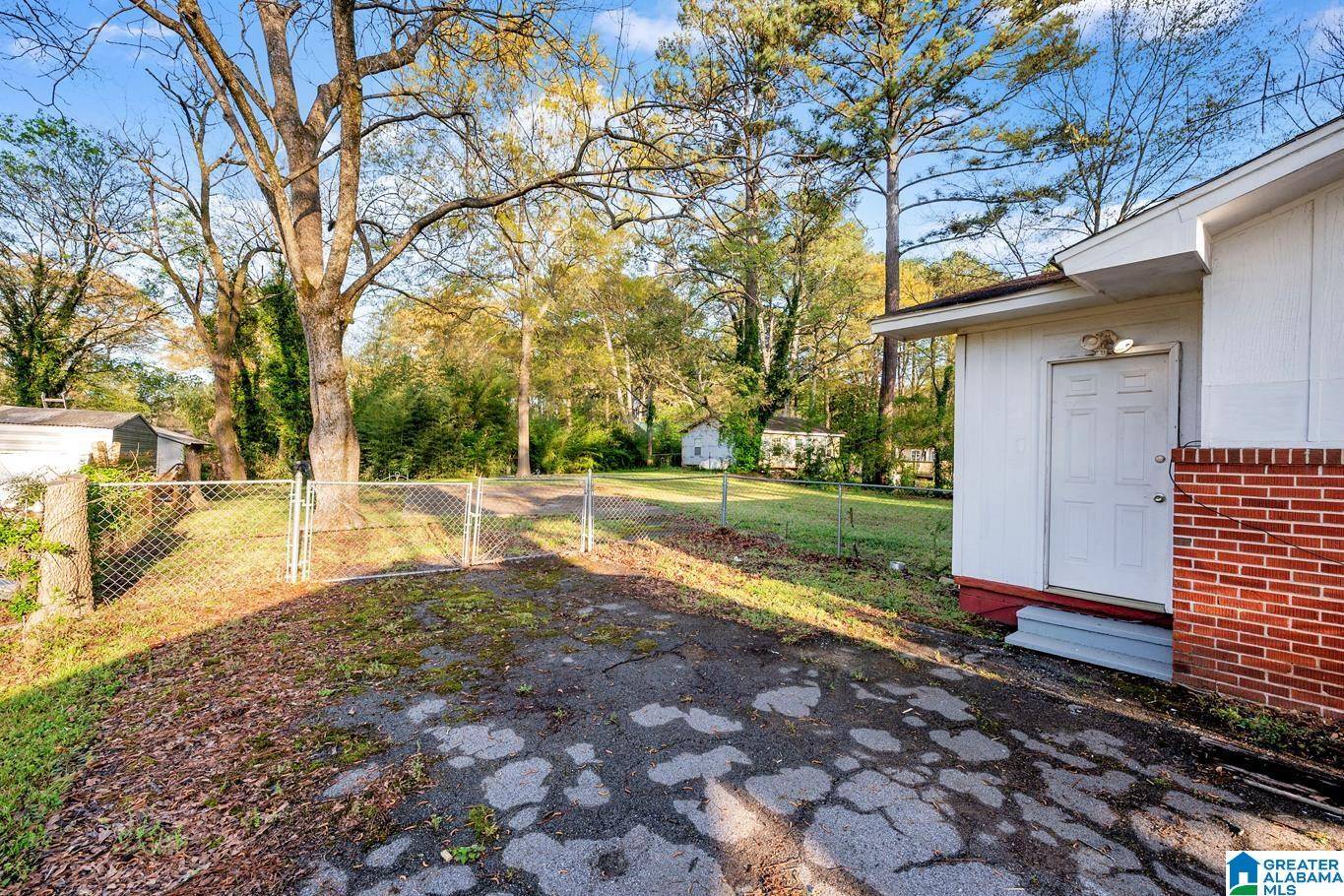 Hueytown, AL 35023,104 HARDY ROAD