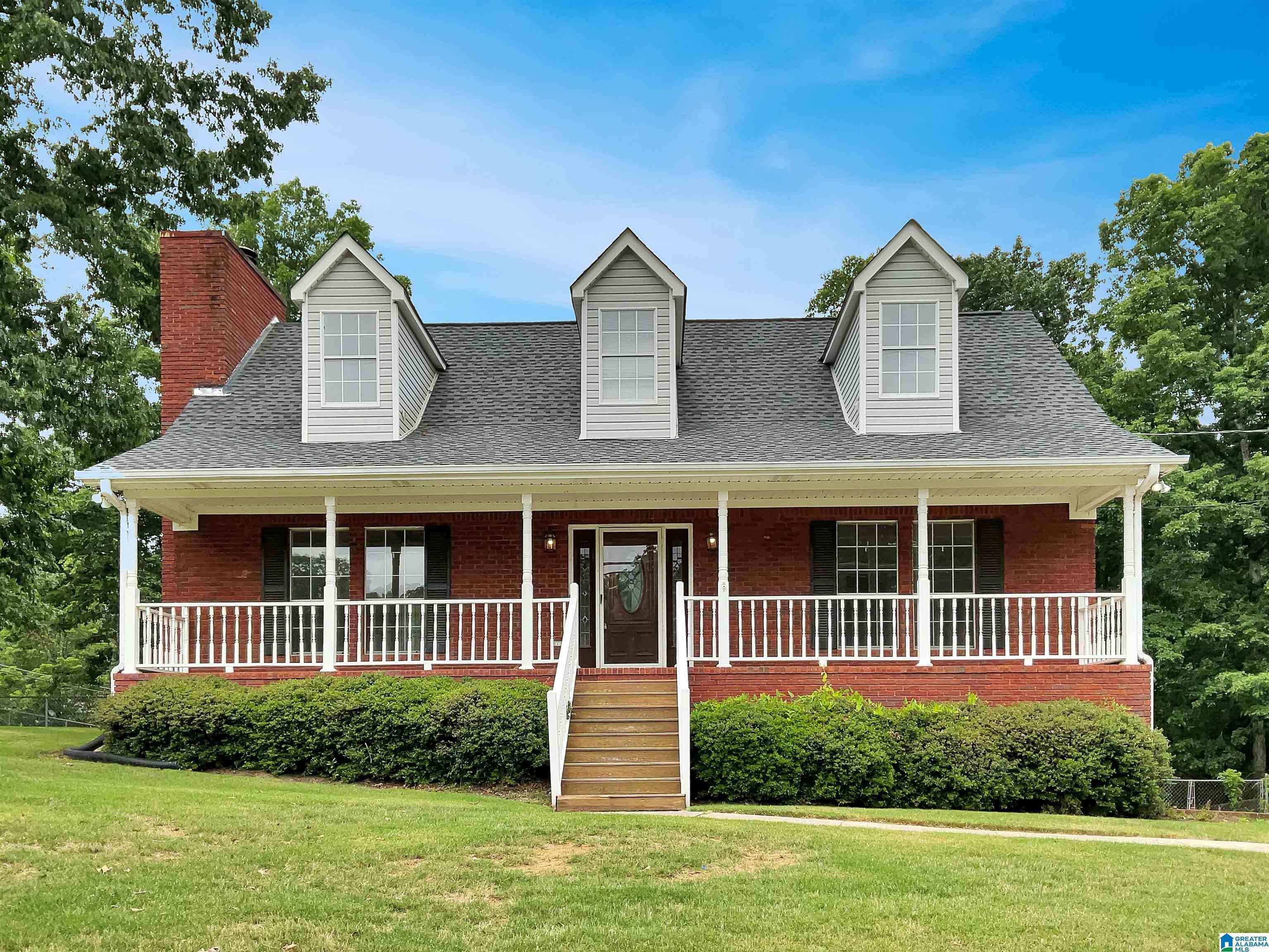 Pleasant Grove, AL 35127,806 14TH AVENUE