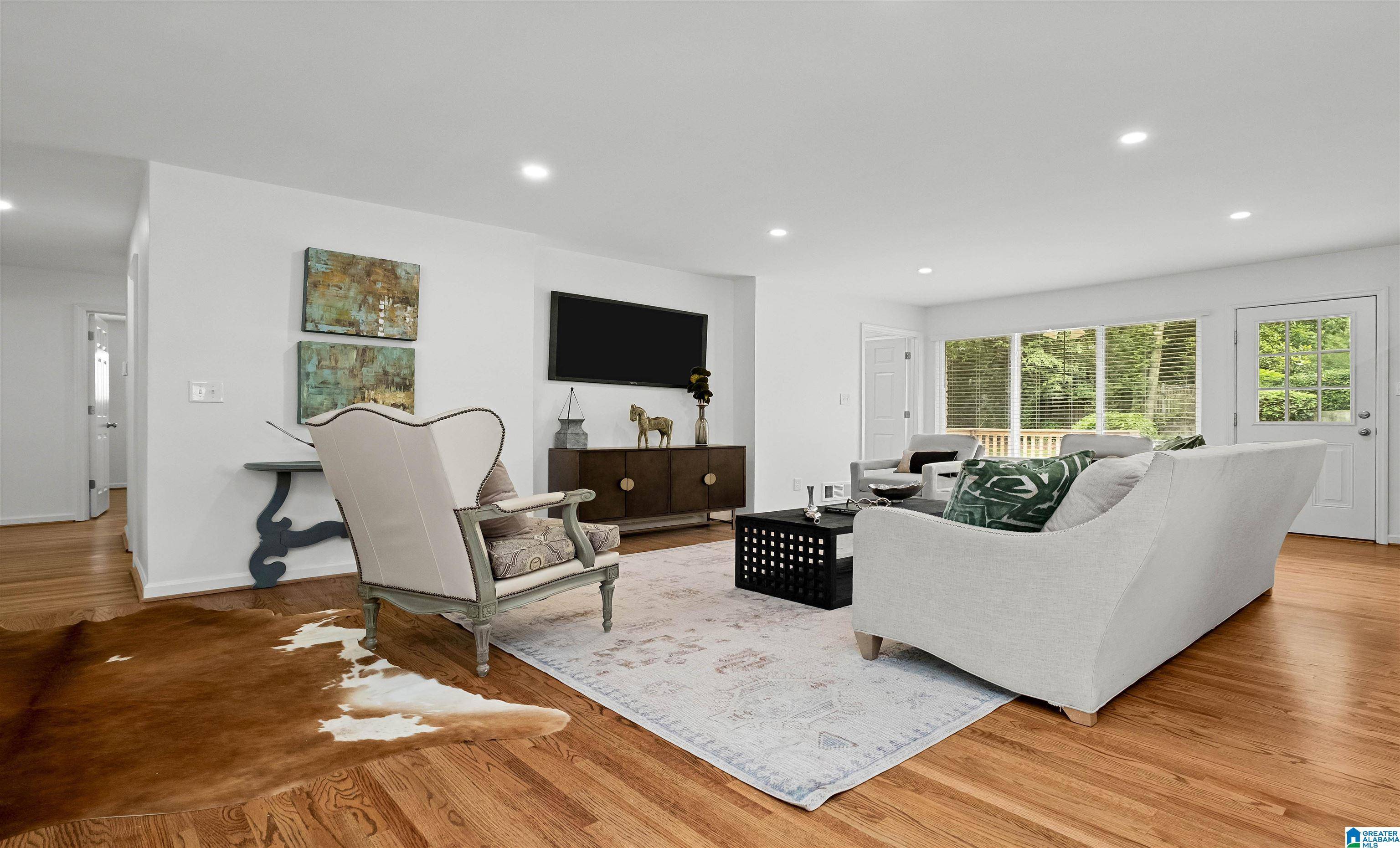 Vestavia Hills, AL 35216,2512 GLENDMERE PLACE
