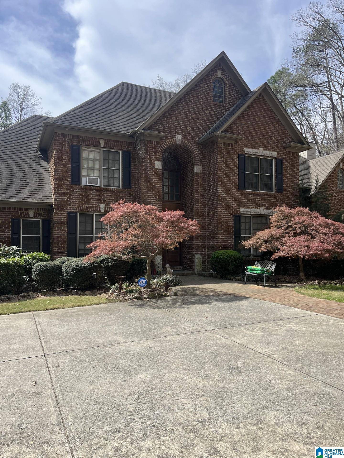 Birmingham, AL 35242,4977 EAGLE CREST DRIVE
