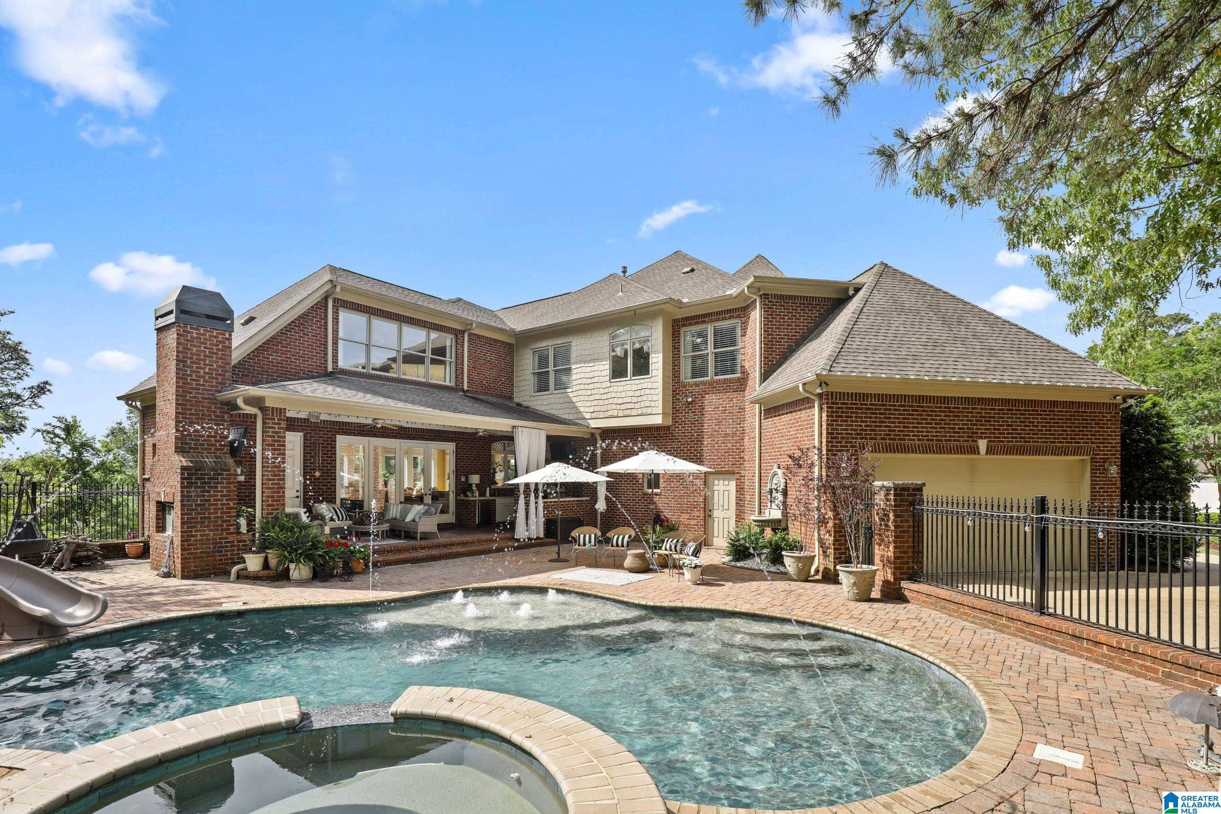 Vestavia Hills, AL 35243,2324 LONGLEAF WAY