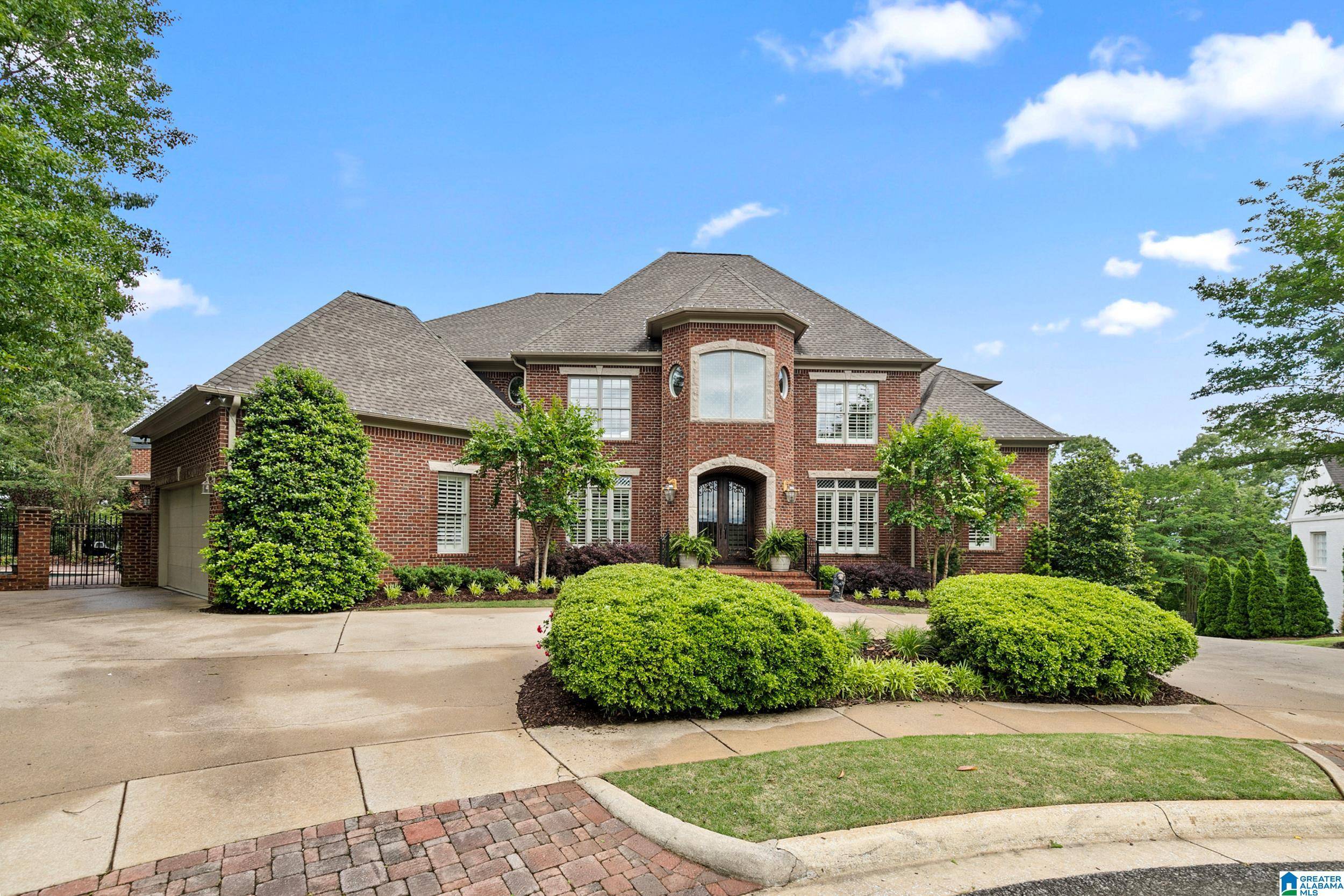 Vestavia Hills, AL 35243,2324 LONGLEAF WAY