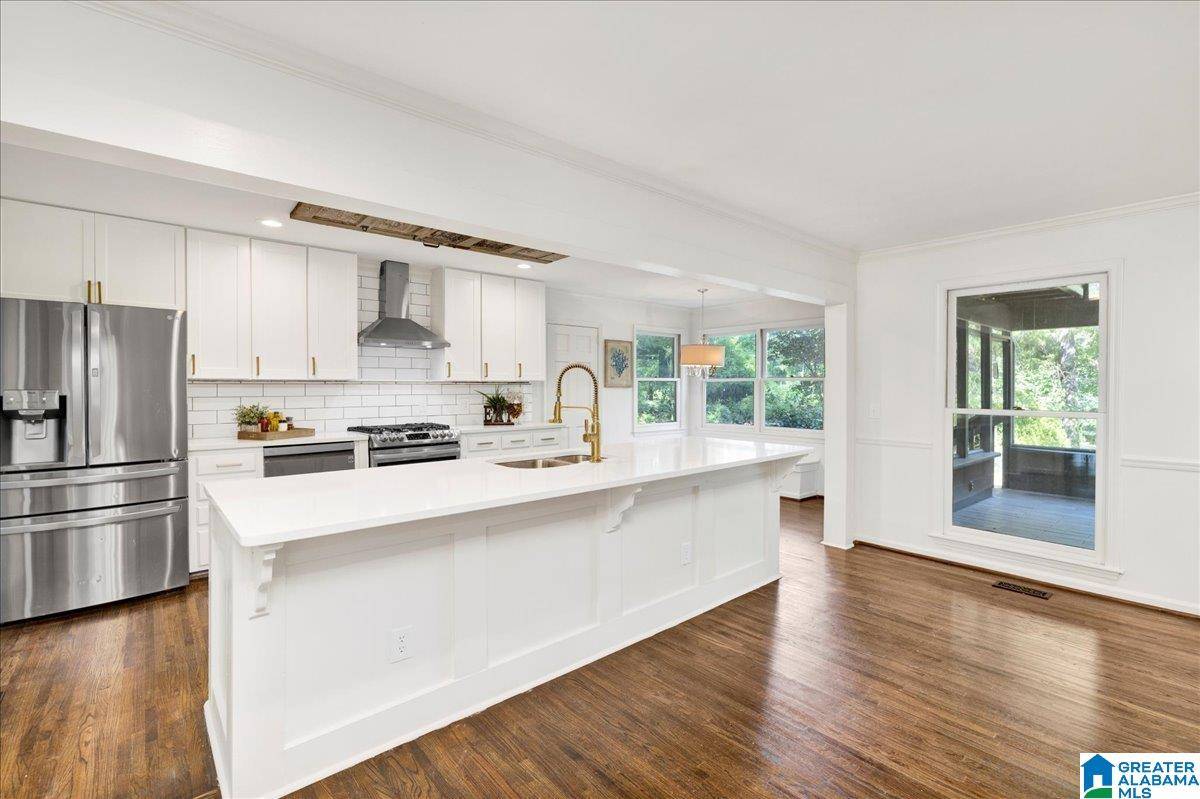 Birmingham, AL 35244,732 HEATHERWOOD DRIVE