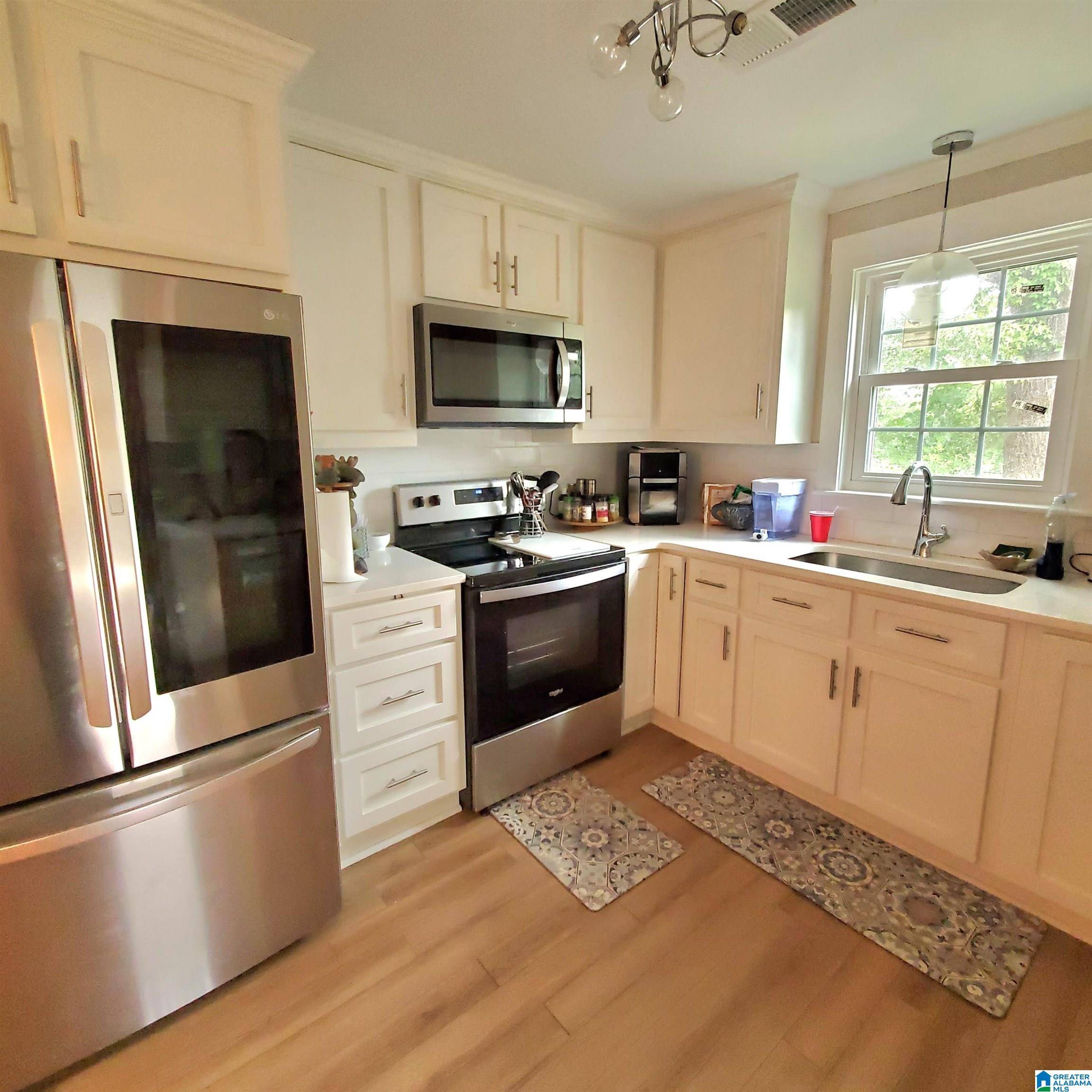 Gardendale, AL 35071,548 GARST DRIVE