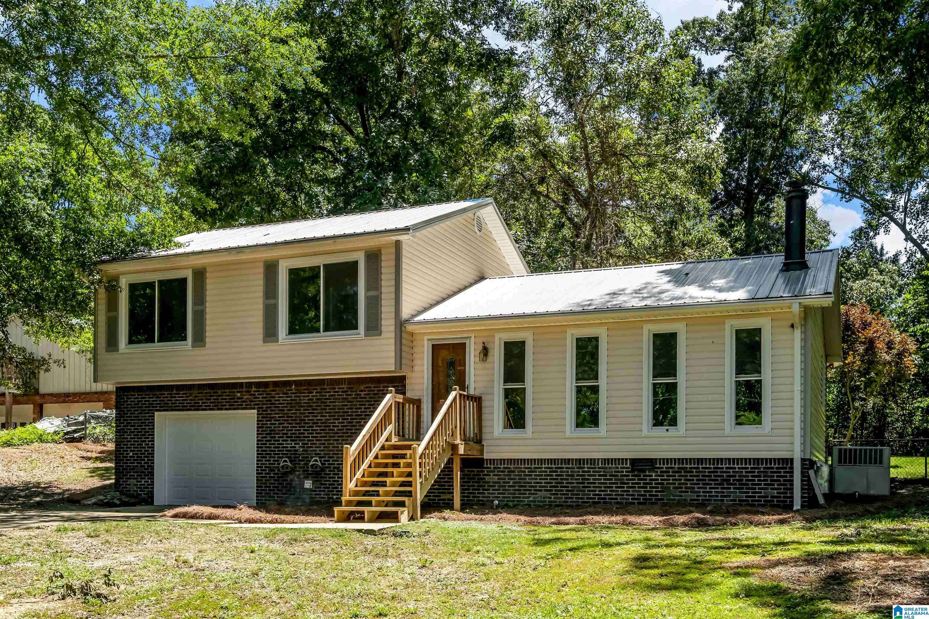 Moody, AL 35094,941 HONEYSUCKLE LANE