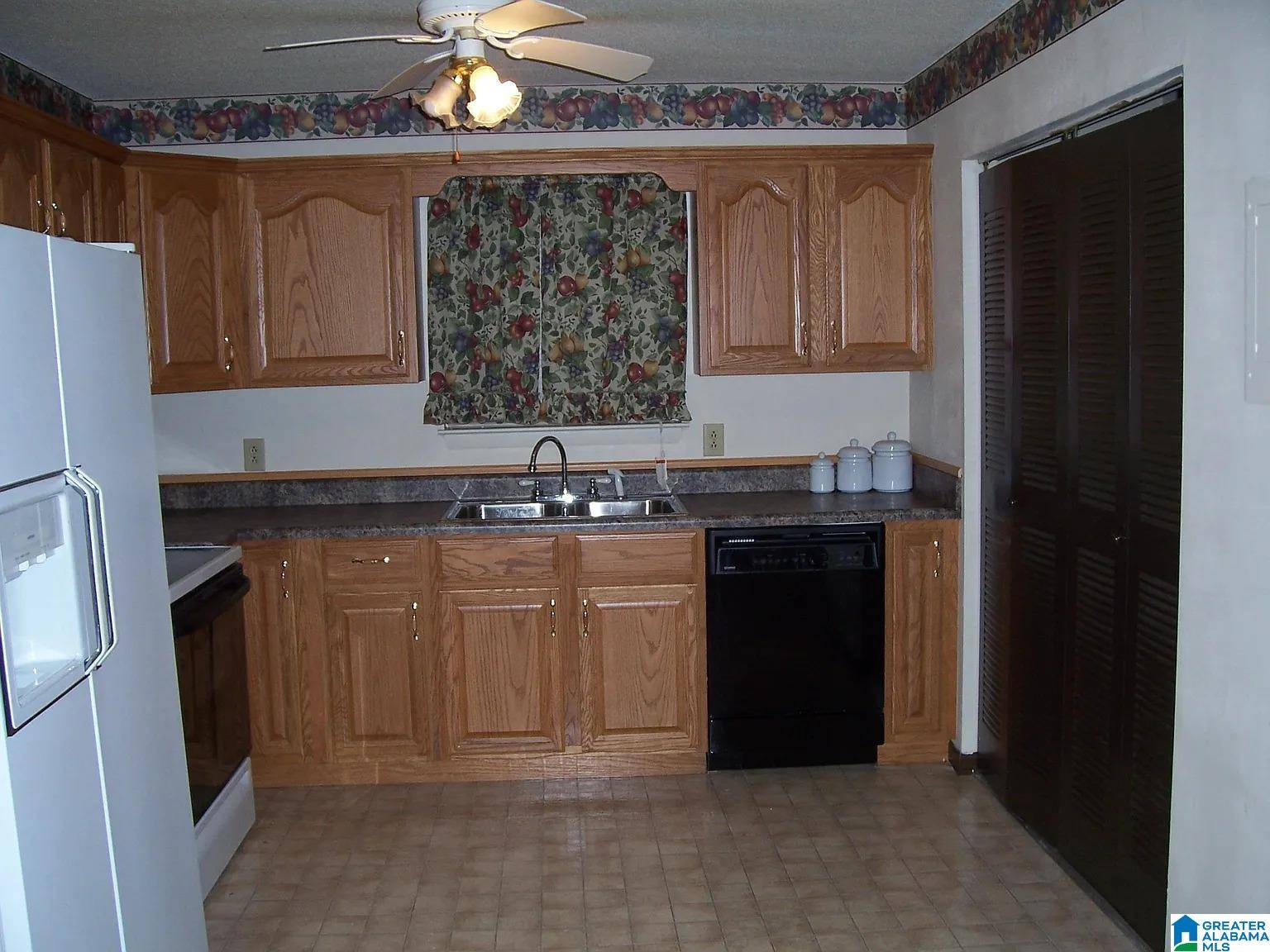 Birmingham, AL 35215,421 VALLEY CREST DRIVE