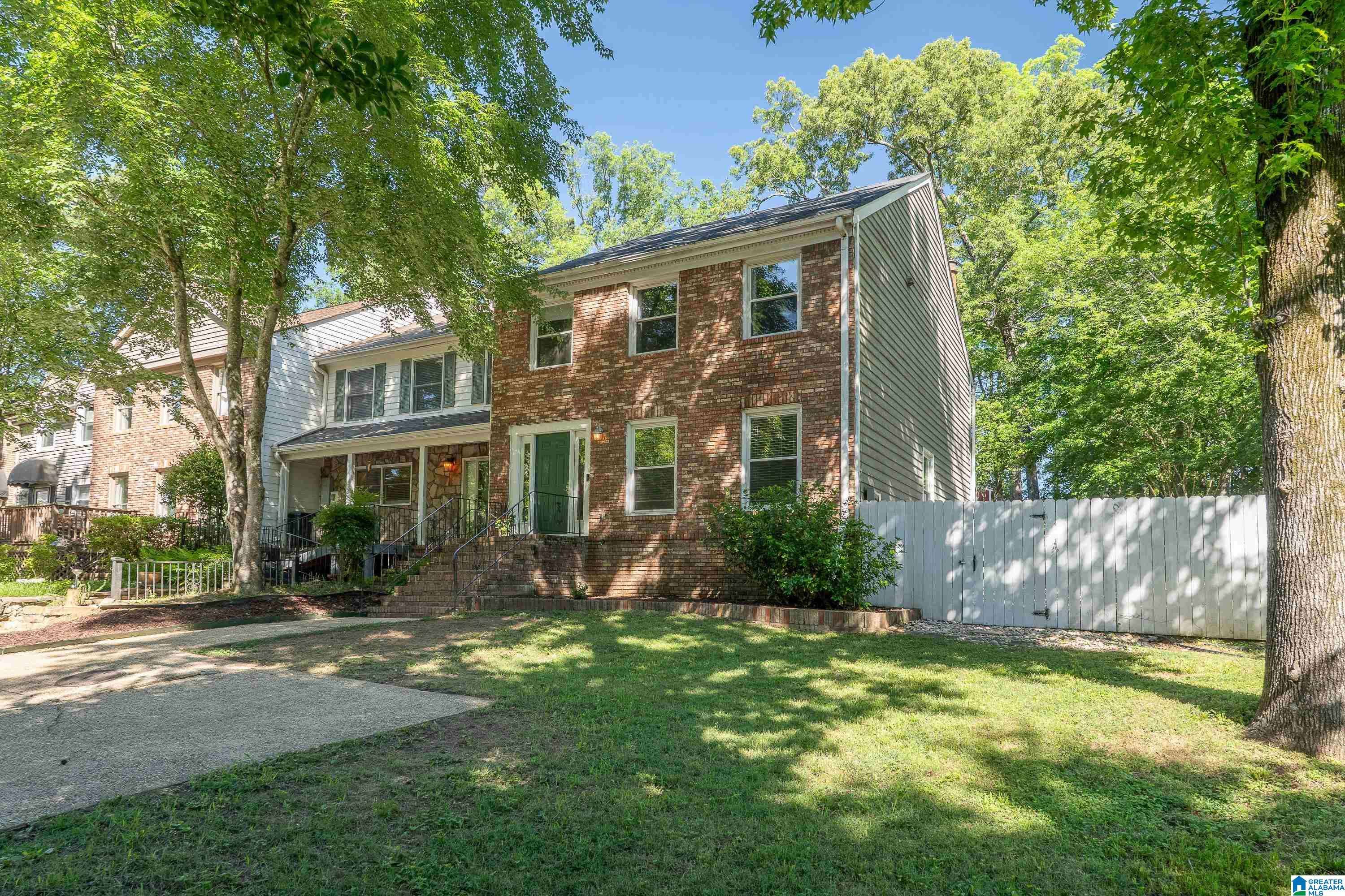 Vestavia Hills, AL 35243,3818 OVERTON MANOR LANE