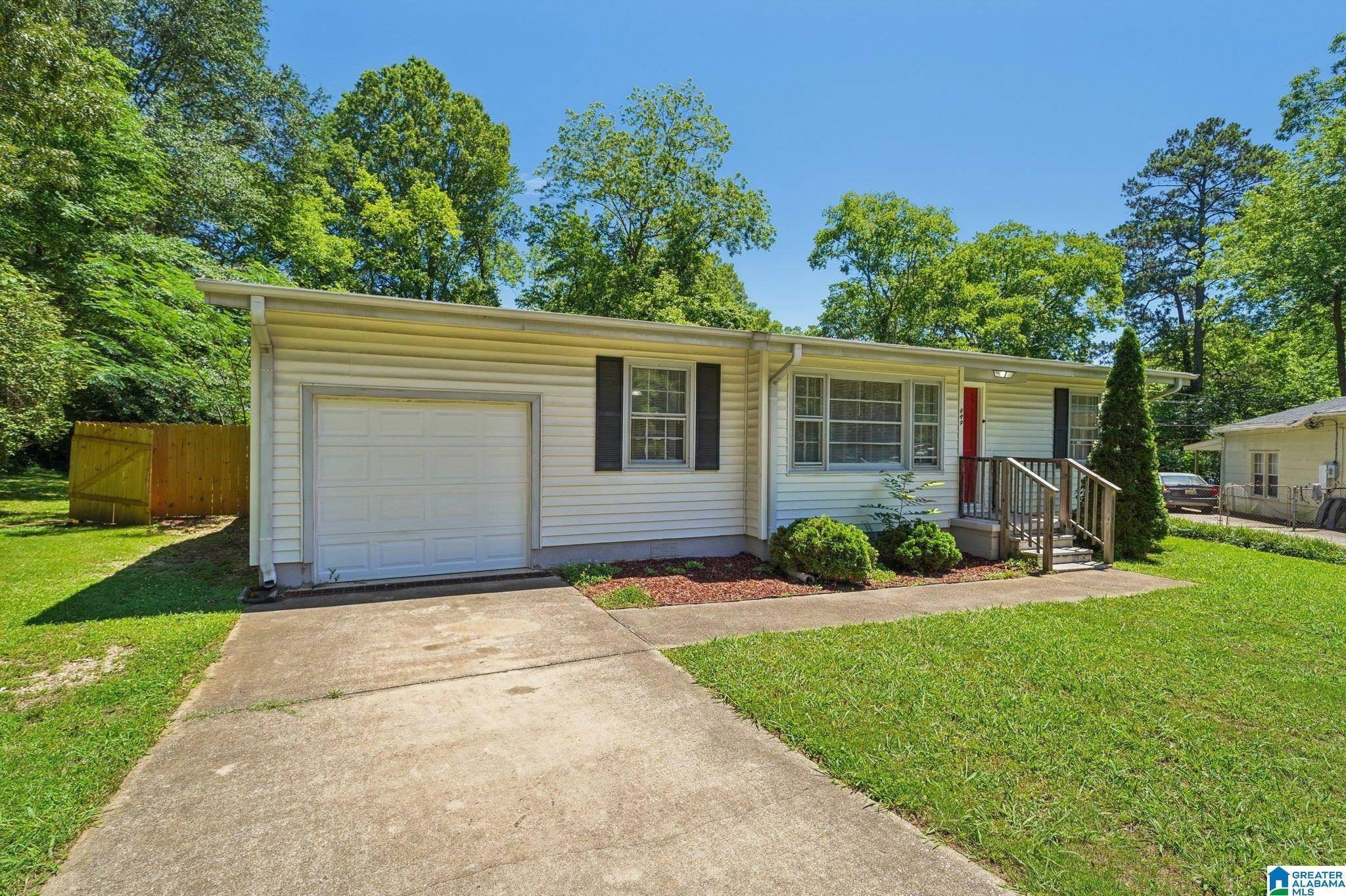 Birmingham, AL 35215,649 ROEBUCK CIRCLE