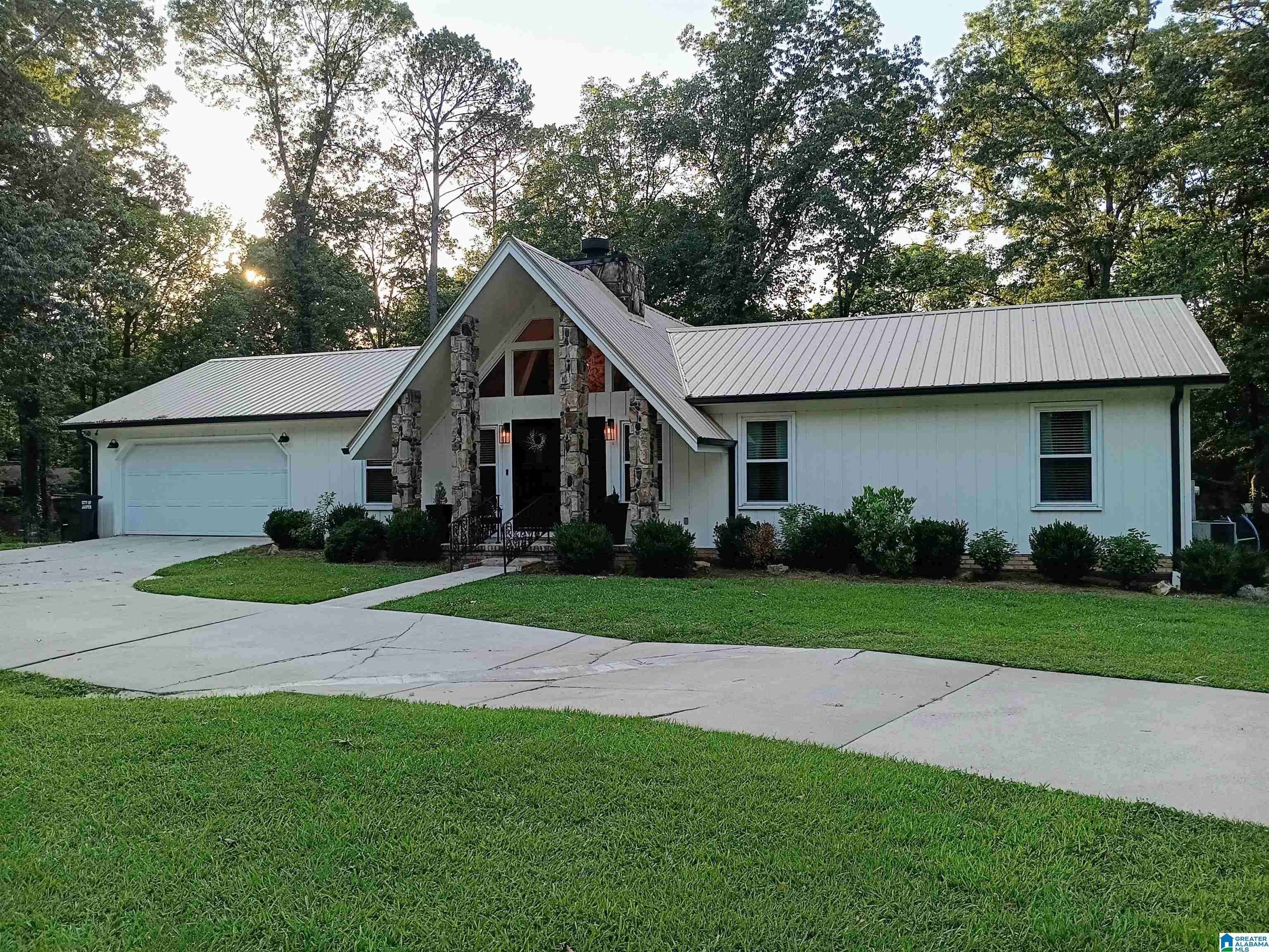 Jasper, AL 35503,1679 CURRY HIGHWAY