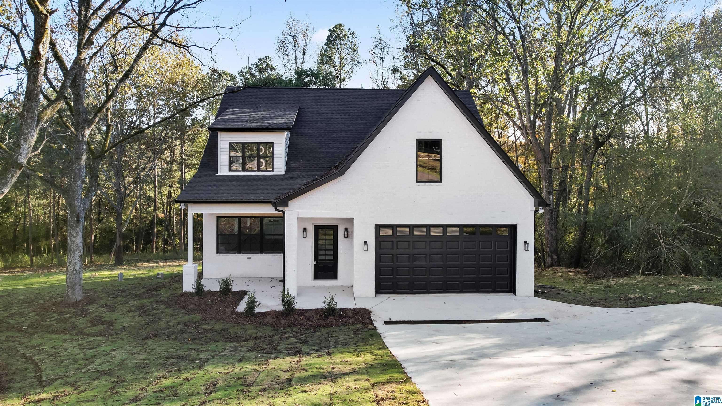 Trussville, AL 35173,387 GLEN CROSS WAY