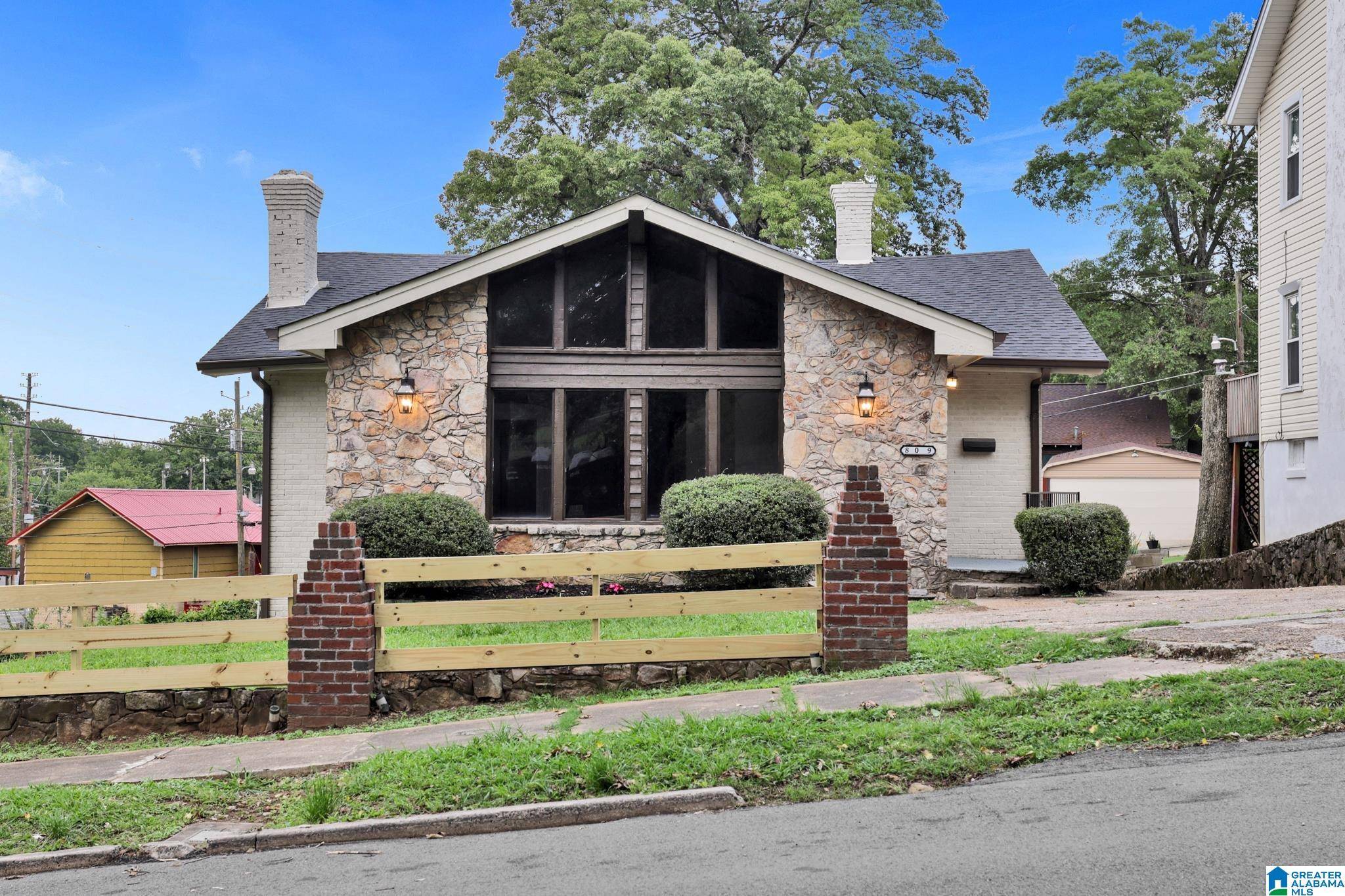 Birmingham, AL 35208,809 15TH STREET W