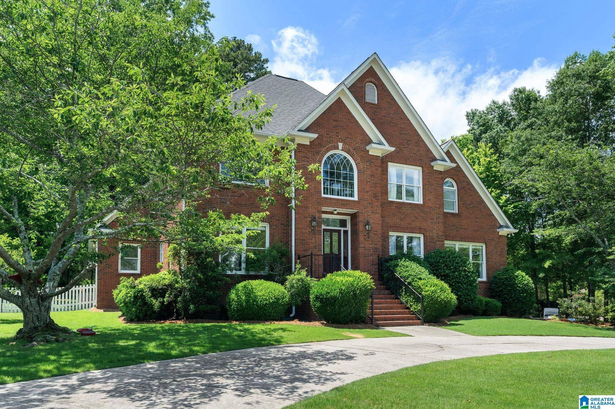 Hoover, AL 35226,3709 CARISBROOKE DRIVE