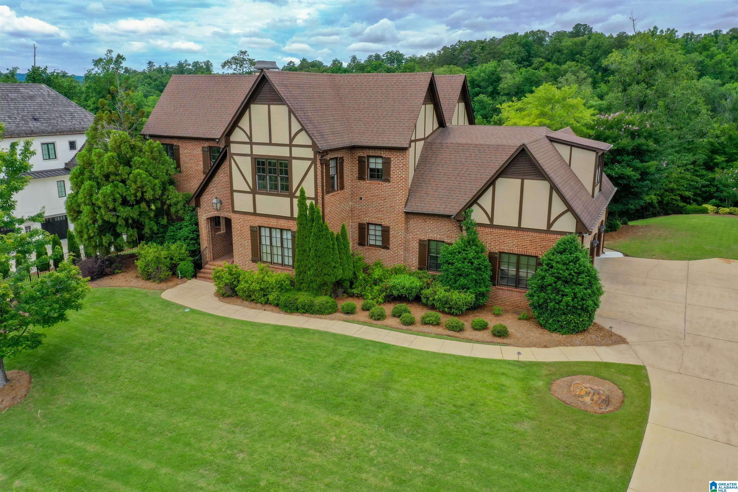 Vestavia Hills, AL 35242,4338 KINGS MOUNTAIN RIDGE