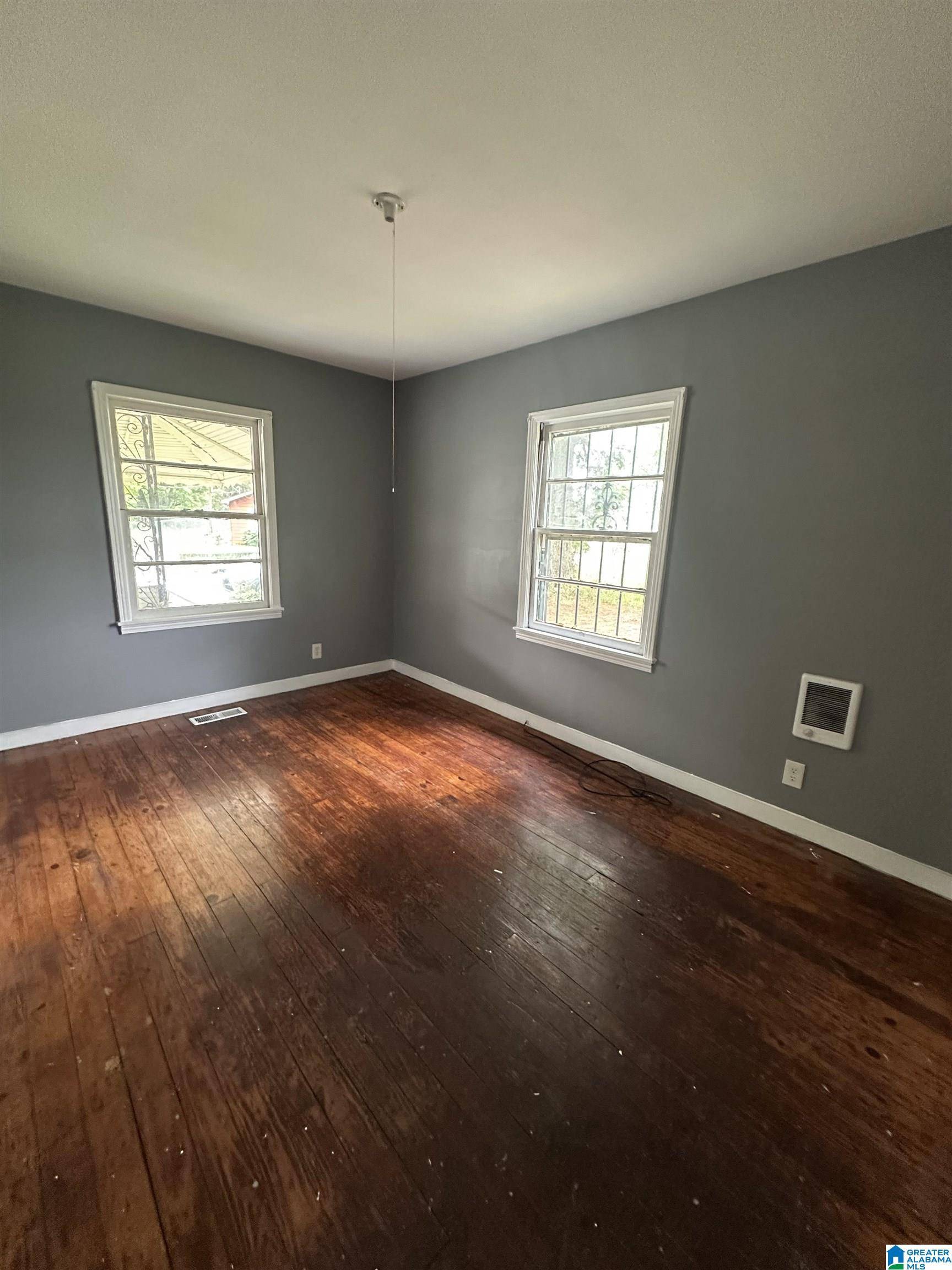 Birmingham, AL 35211,118 3RD AVENUE SW