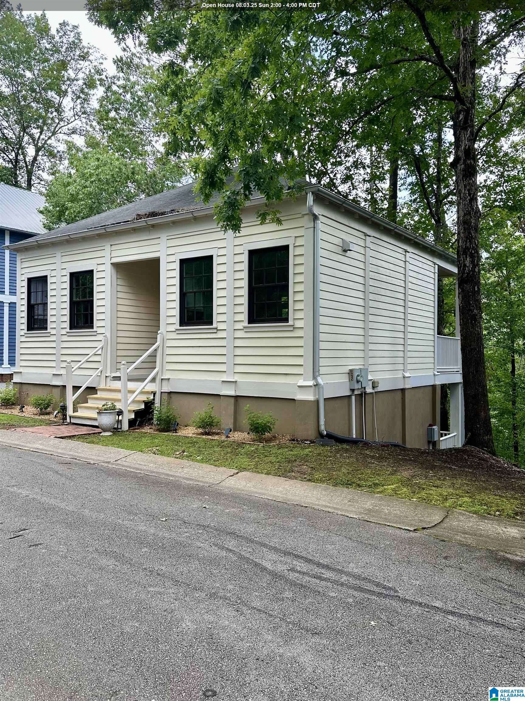 Hayden, AL 35079,325 RIDGE DRIVE