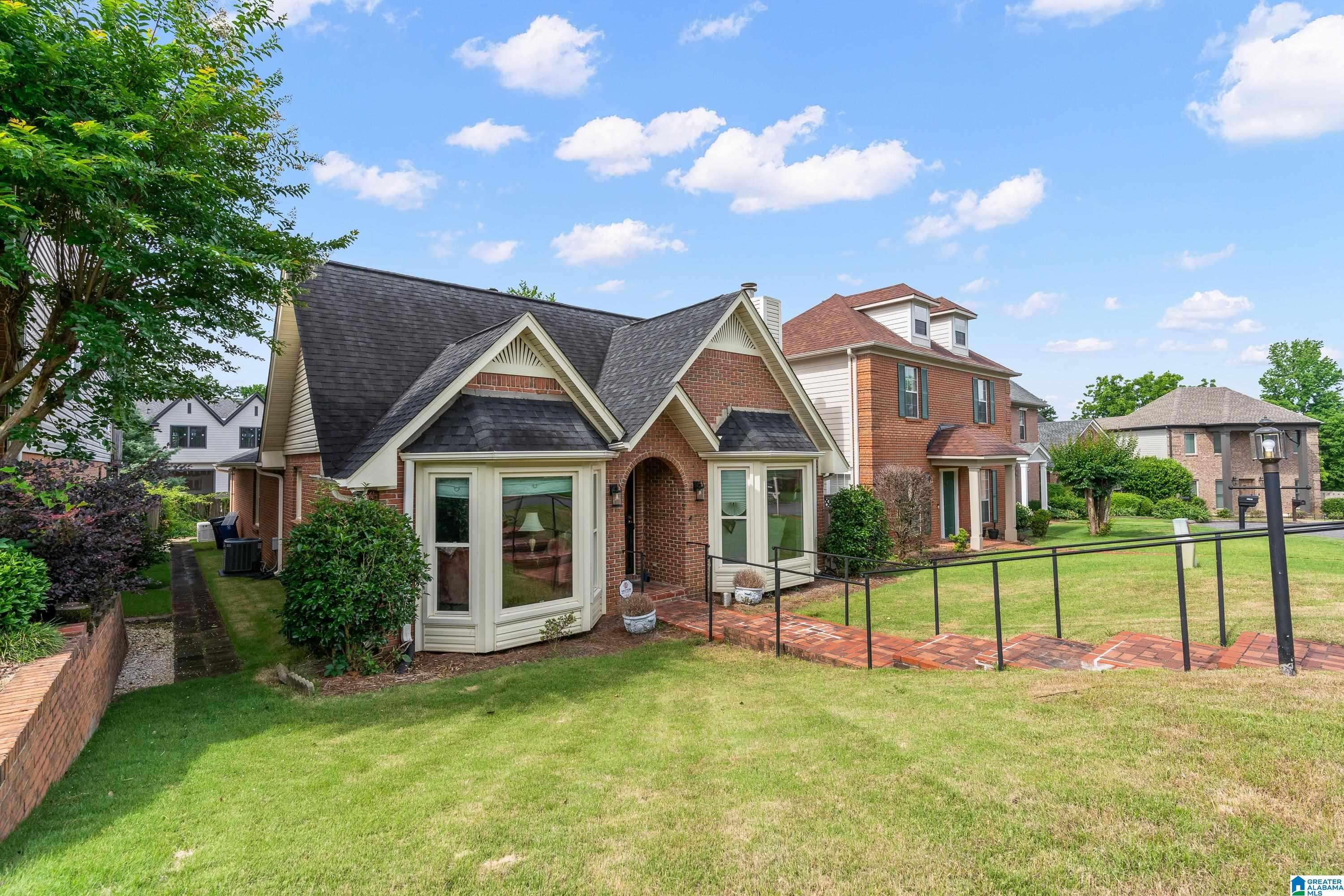 Vestavia Hills, AL 35243,3117 CANTERBURY PLACE
