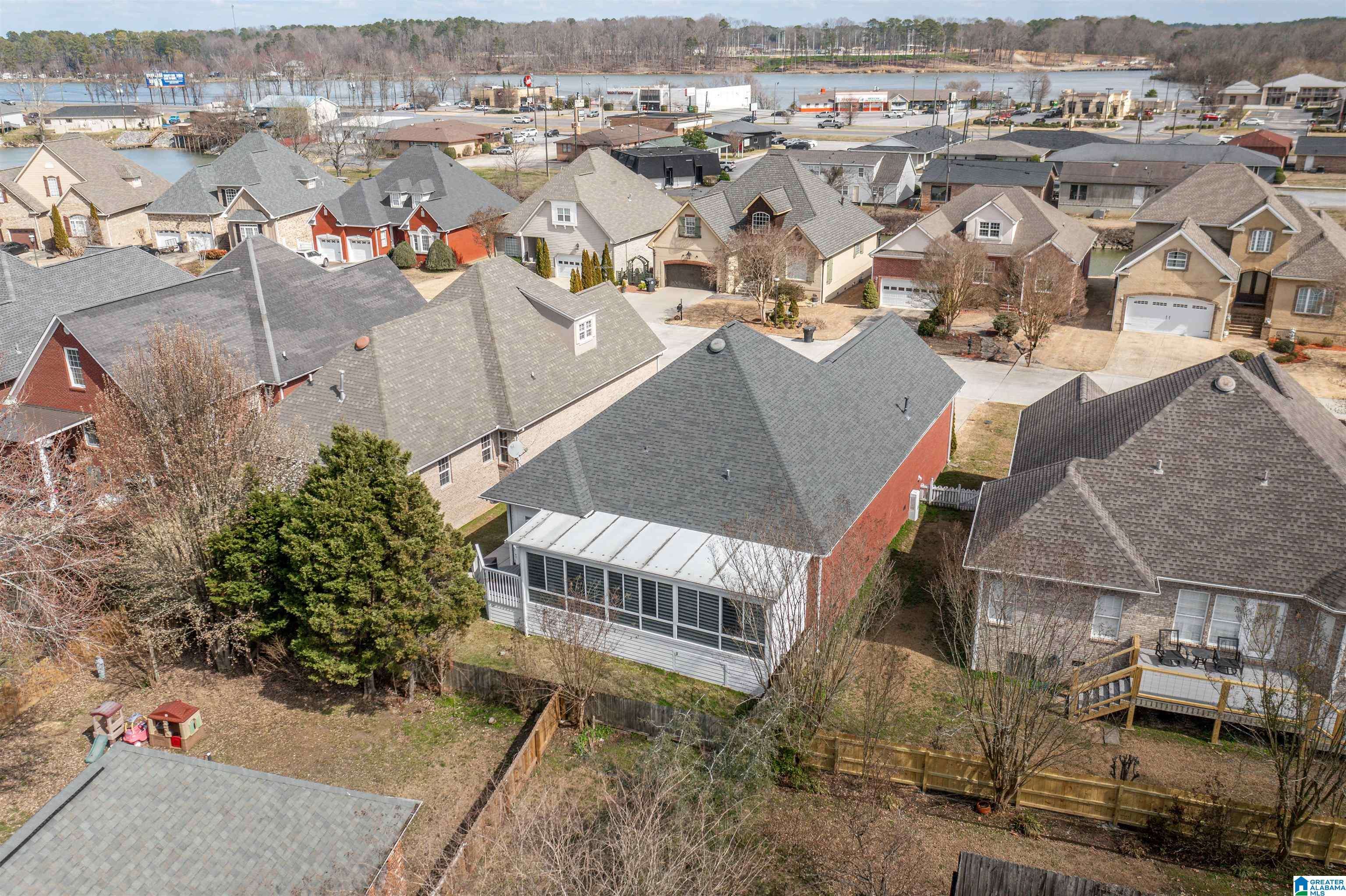 Gadsden, AL 35901,206 LAKEPOINT DRIVE