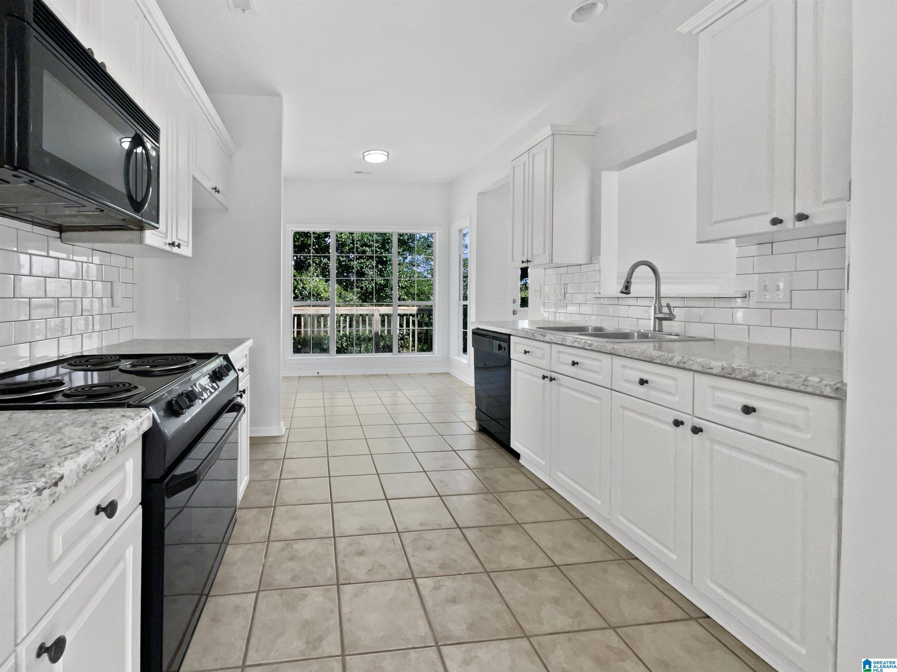 Helena, AL 35080,450 BENTMOOR WAY