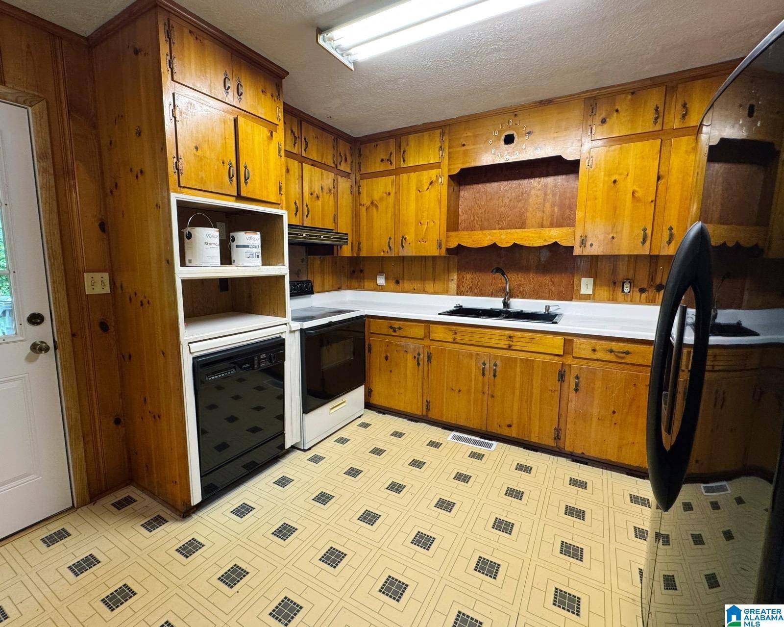 Weaver, AL 36277,1315 GLORIA LANE