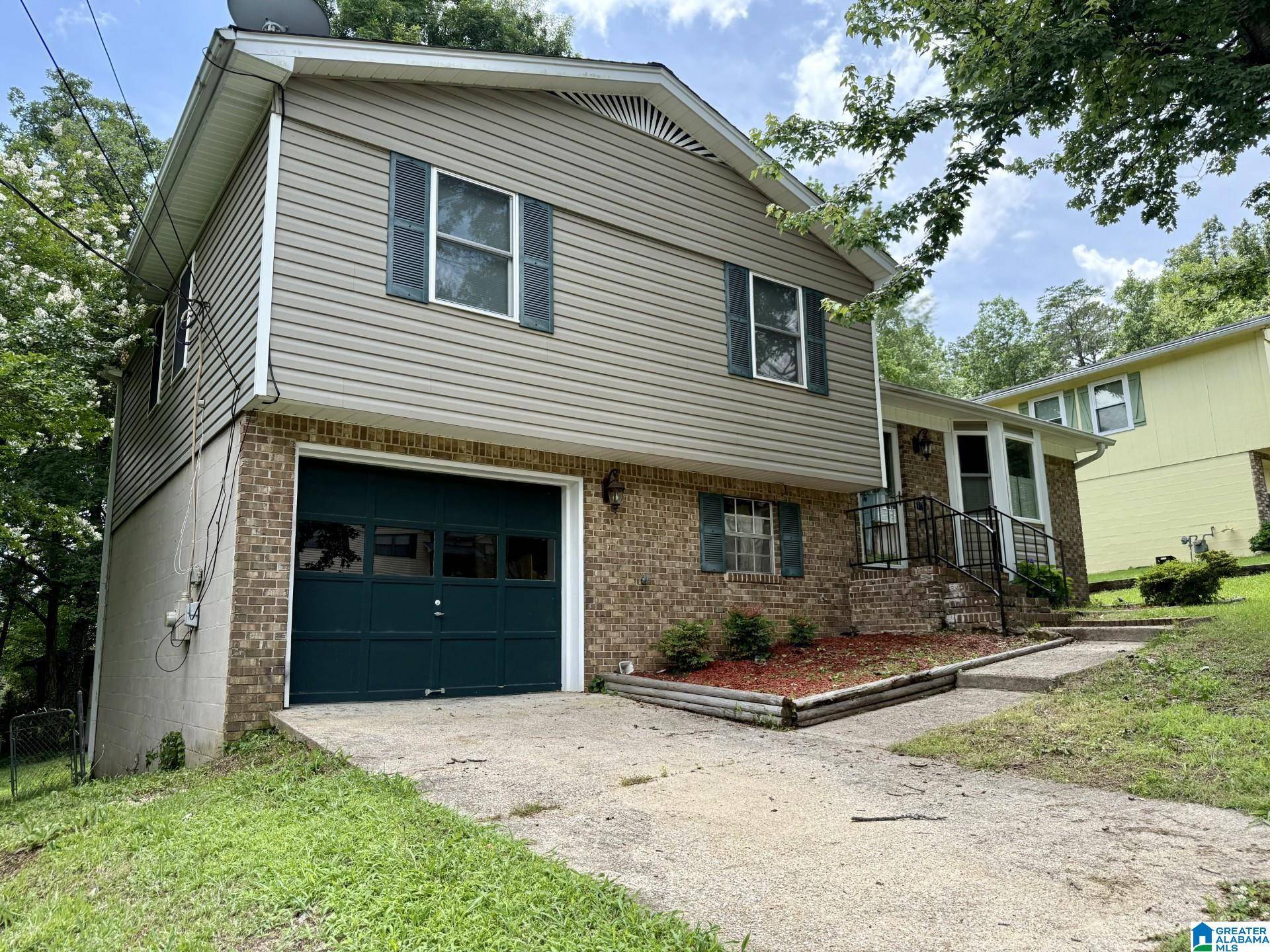 Birmingham, AL 35235,1755 SONIA DRIVE