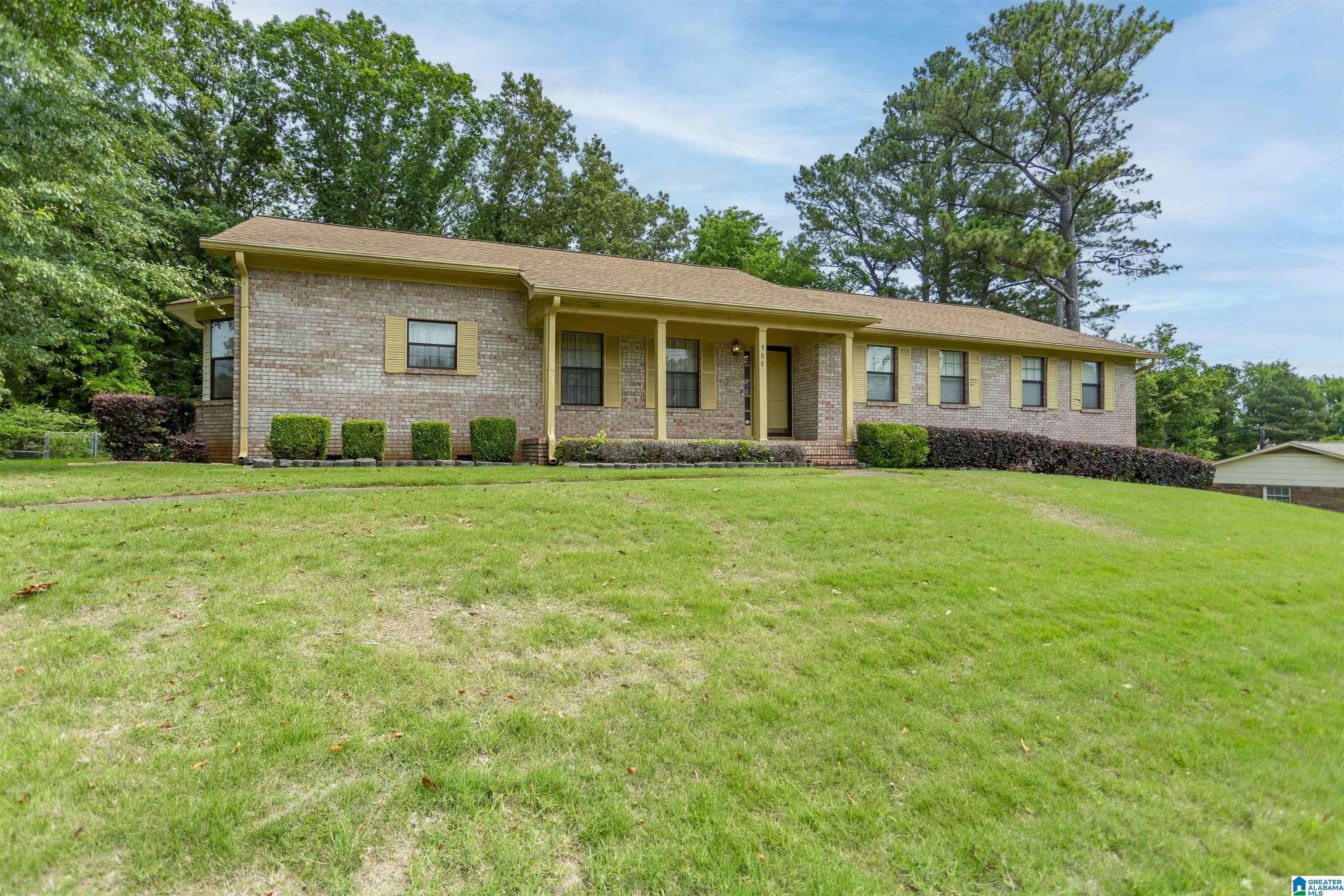 Birmingham, AL 35215,908 18TH AVENUE NW