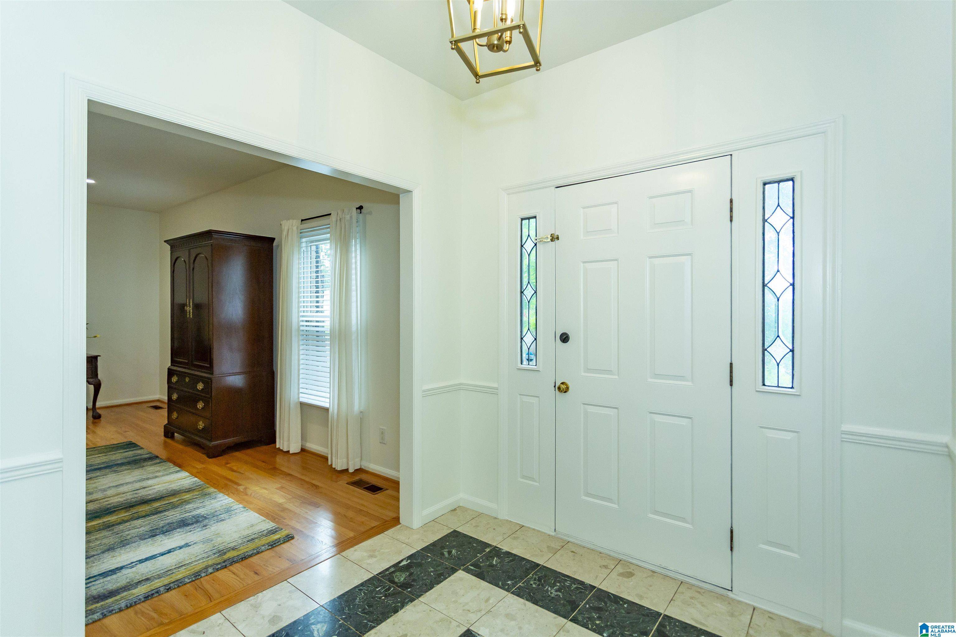 Vestavia Hills, AL 35226,708 STAFFORDSHIRE DRIVE