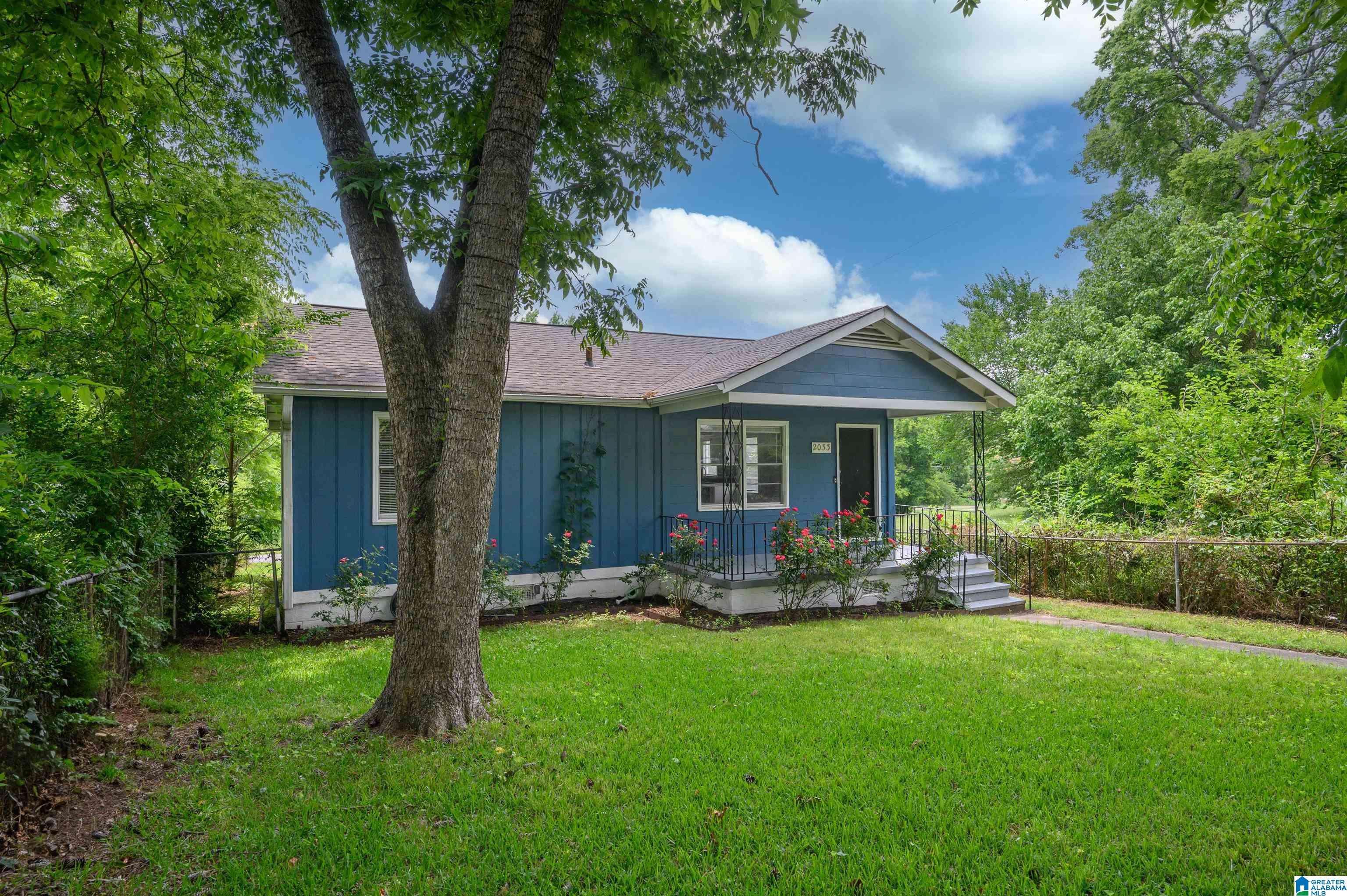 Tarrant, AL 35217,2033 E LAKE BOULEVARD