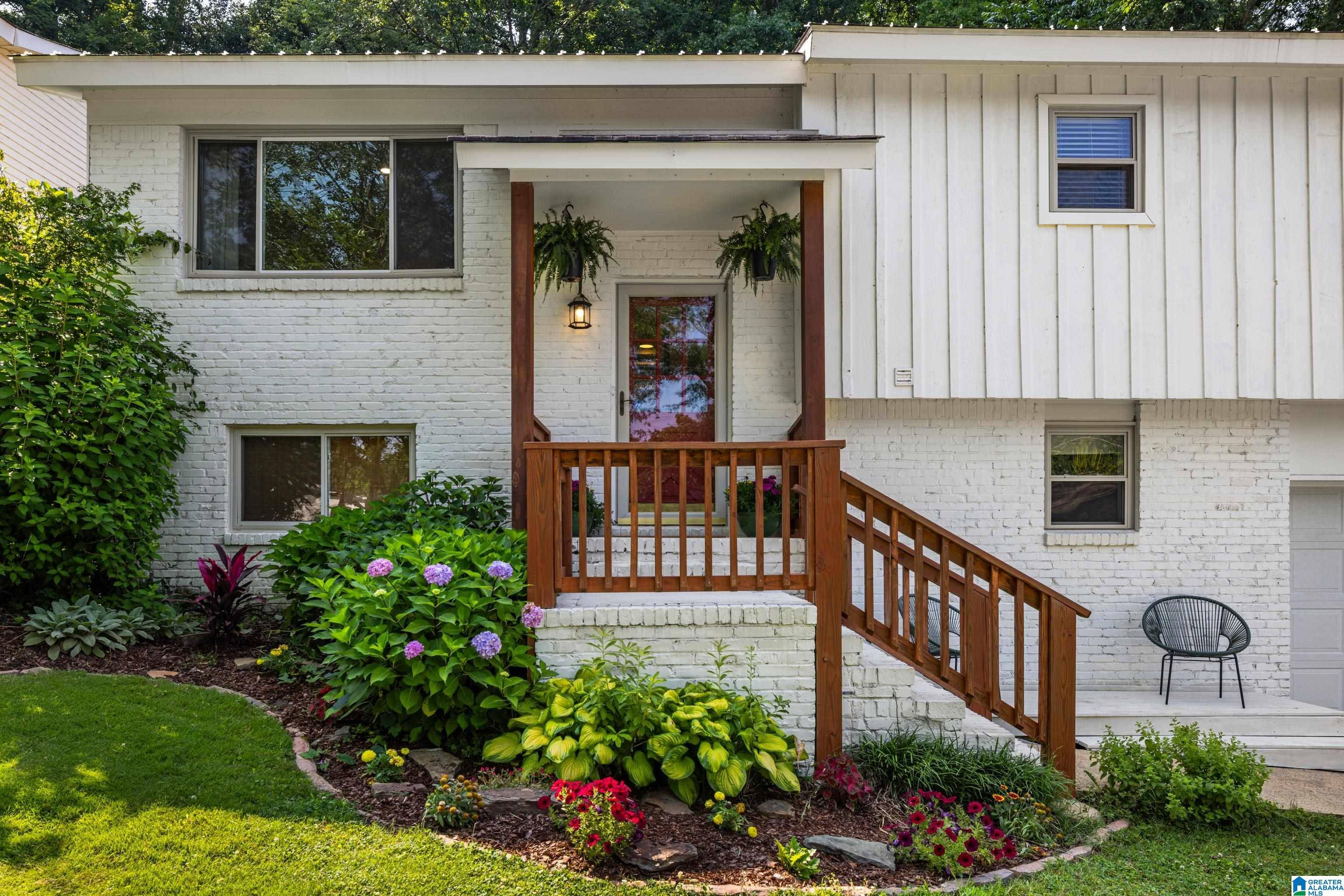 Homewood, AL 35209,585 S FORREST DRIVE S