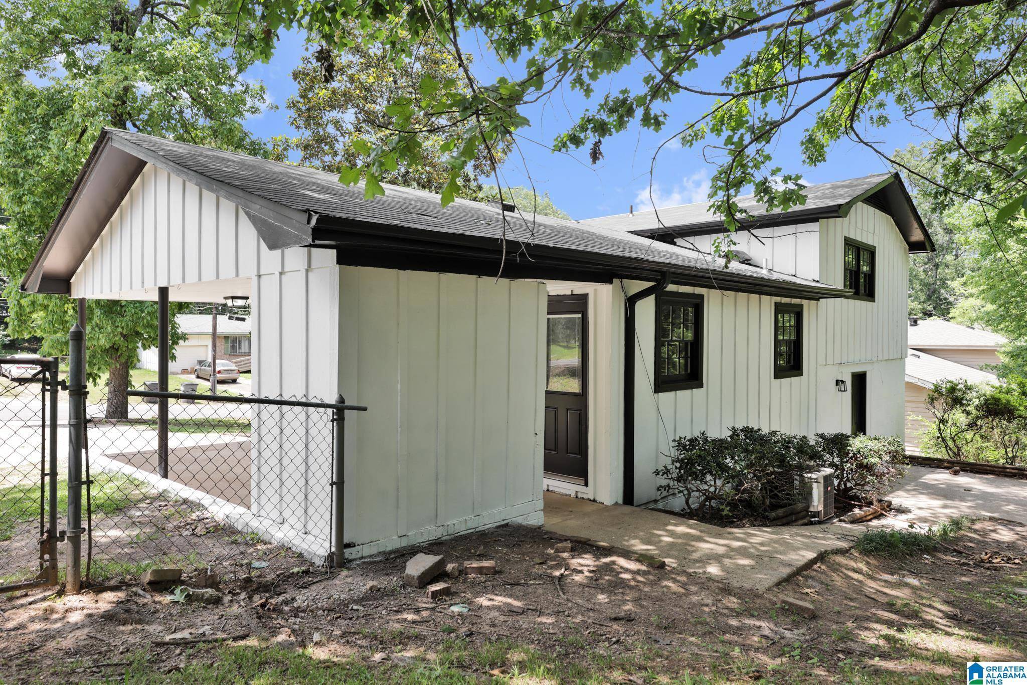 Center Point, AL 35215,1419 4TH WAY NW