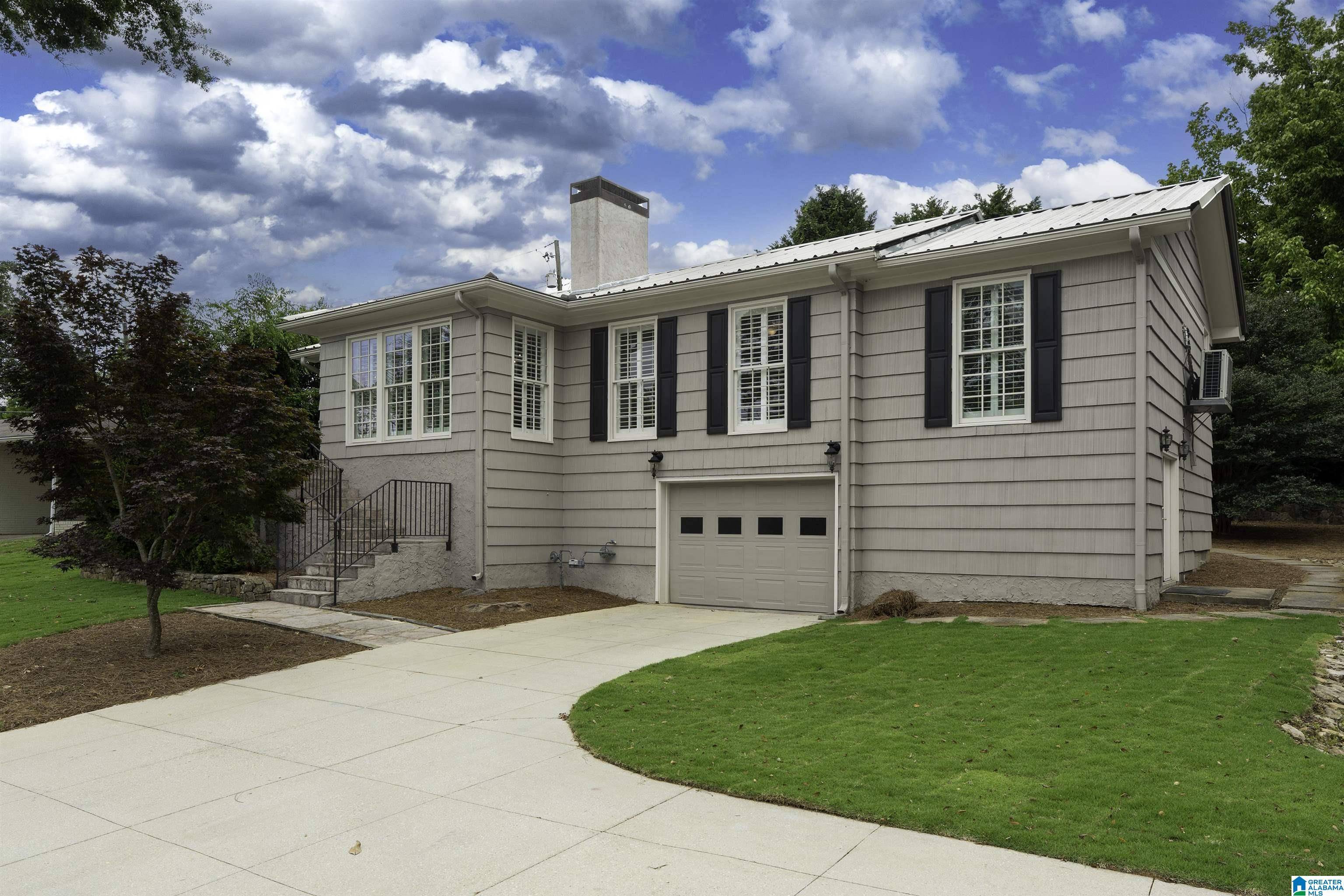 Vestavia Hills, AL 35216,524 EASTWOOD PLACE