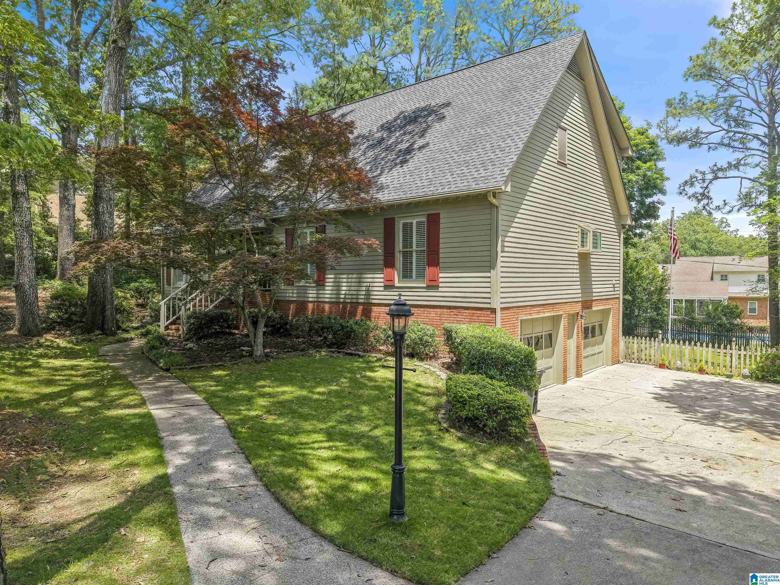 Birmingham, AL 35242,4915 MEADOW BROOK WAY