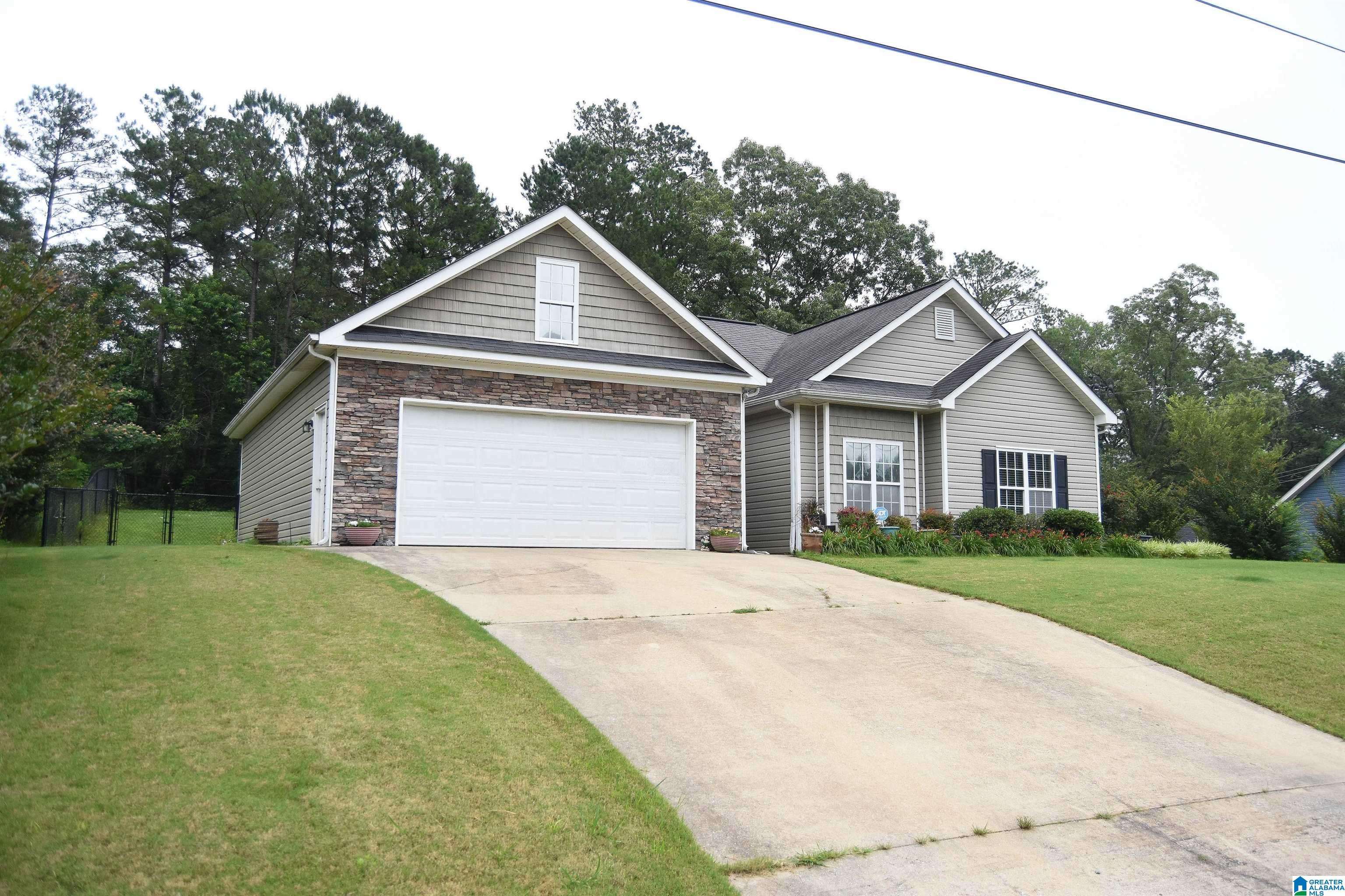 Anniston, AL 36201,28 JANIE TRACE