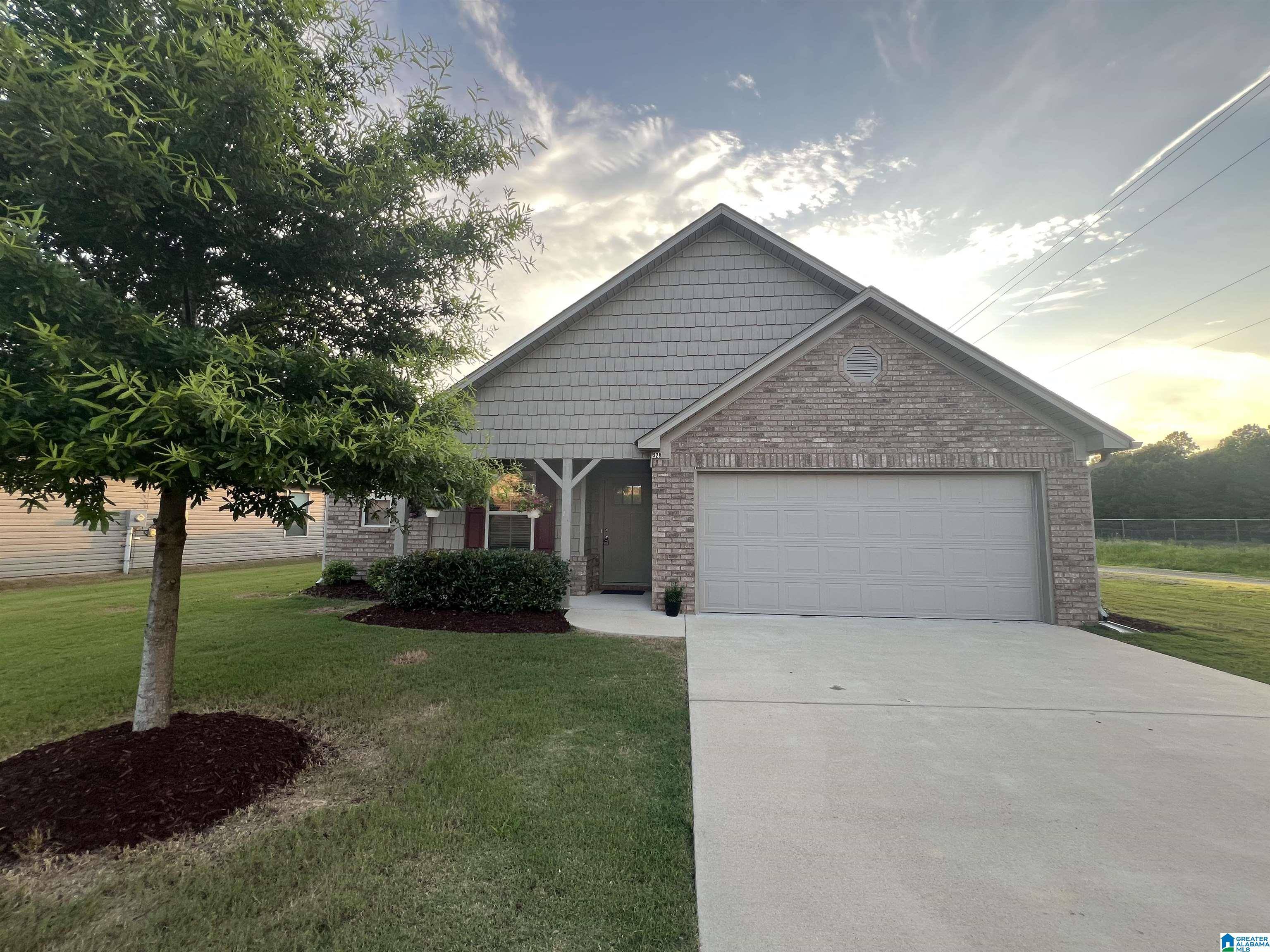 Pell City, AL 35125,528 DEERWOOD DRIVE