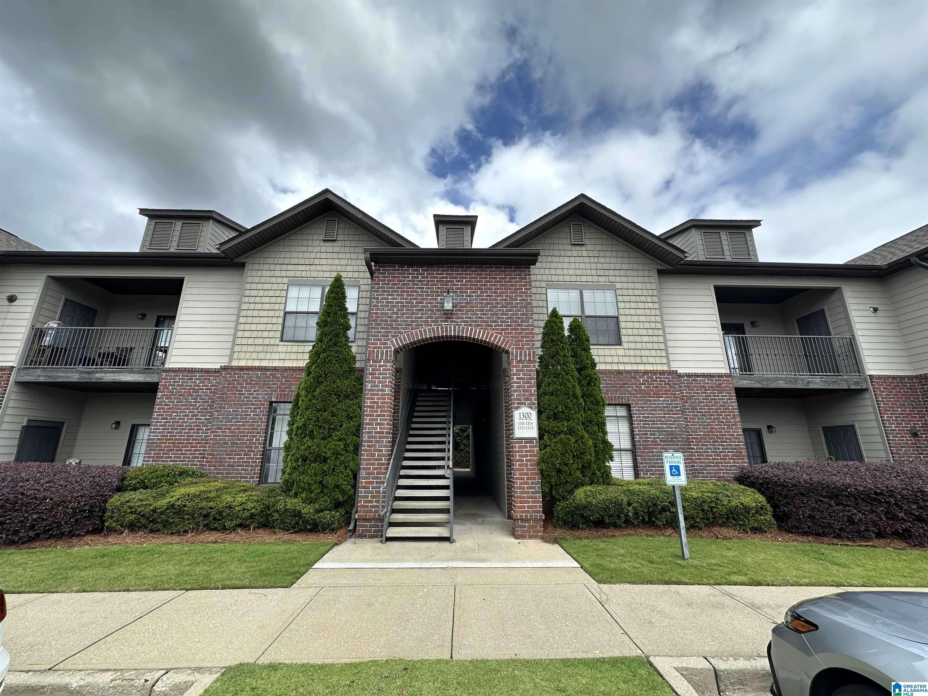 Hoover, AL 35244,1322 RIVERHAVEN PLACE #1322