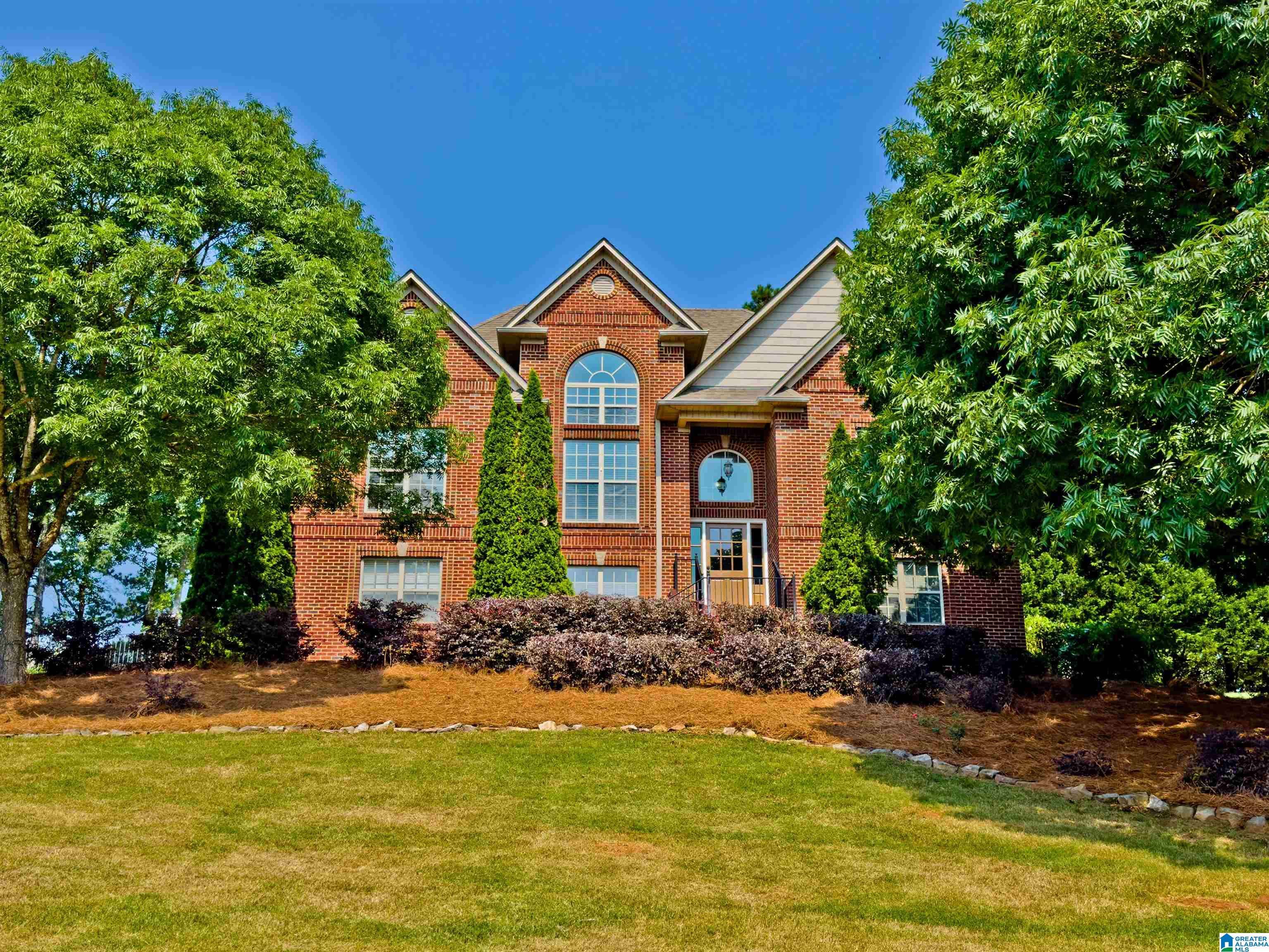 Trussville, AL 35173,540 CRESTVIEW LANE
