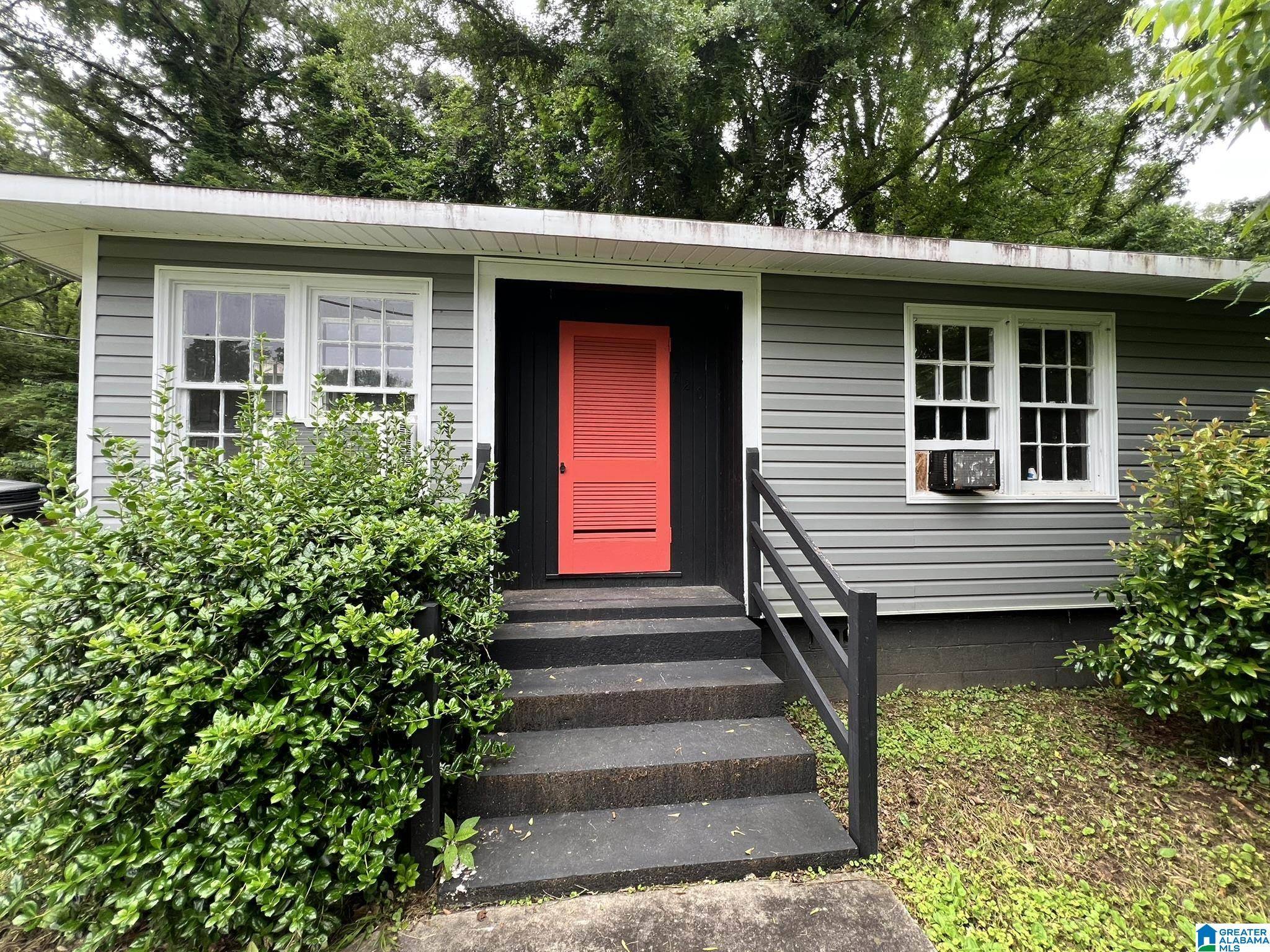 Anniston, AL 36207,720 BIRD STREET