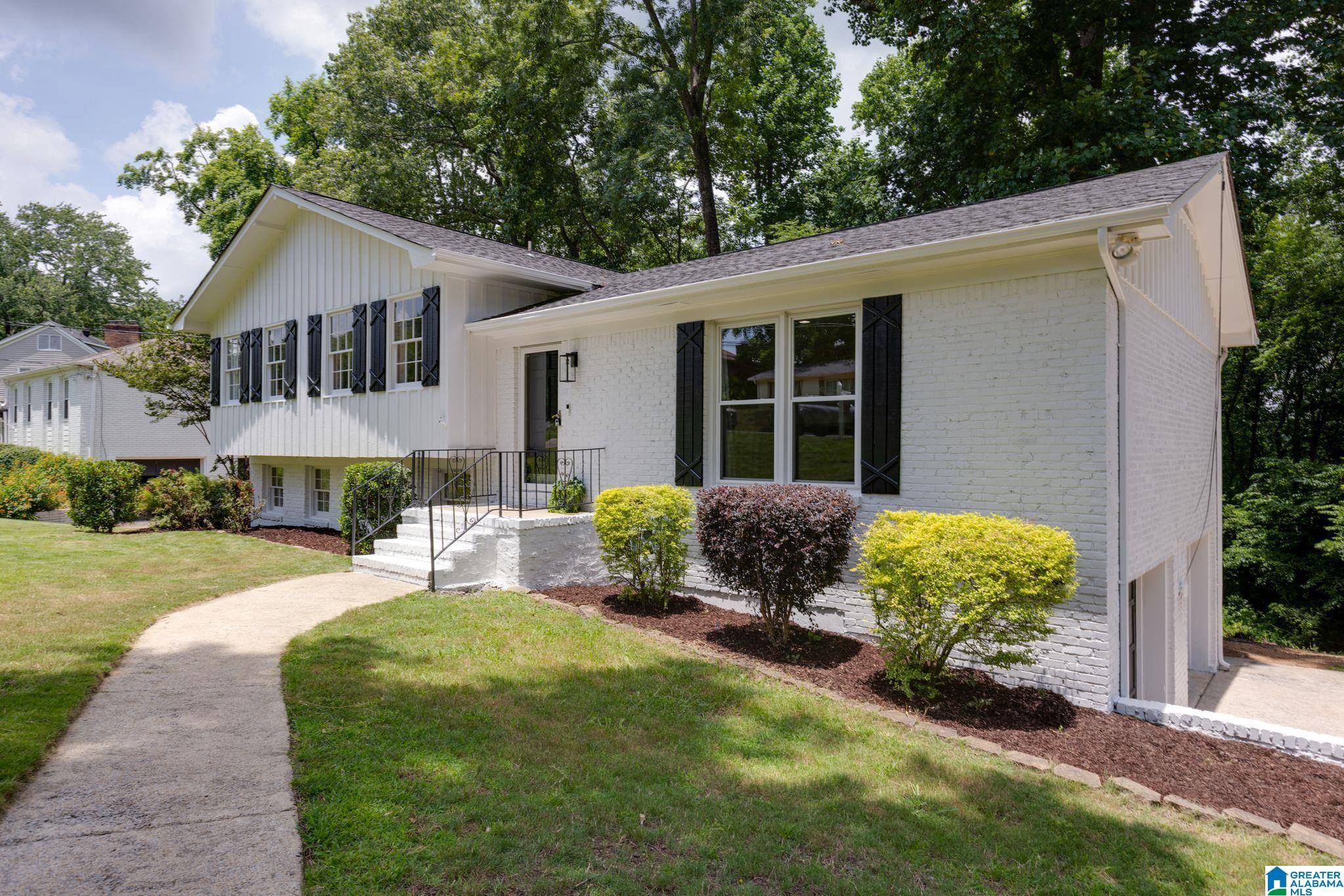 Hoover, AL 35226,2329 MOUNTAIN OAKS LANE