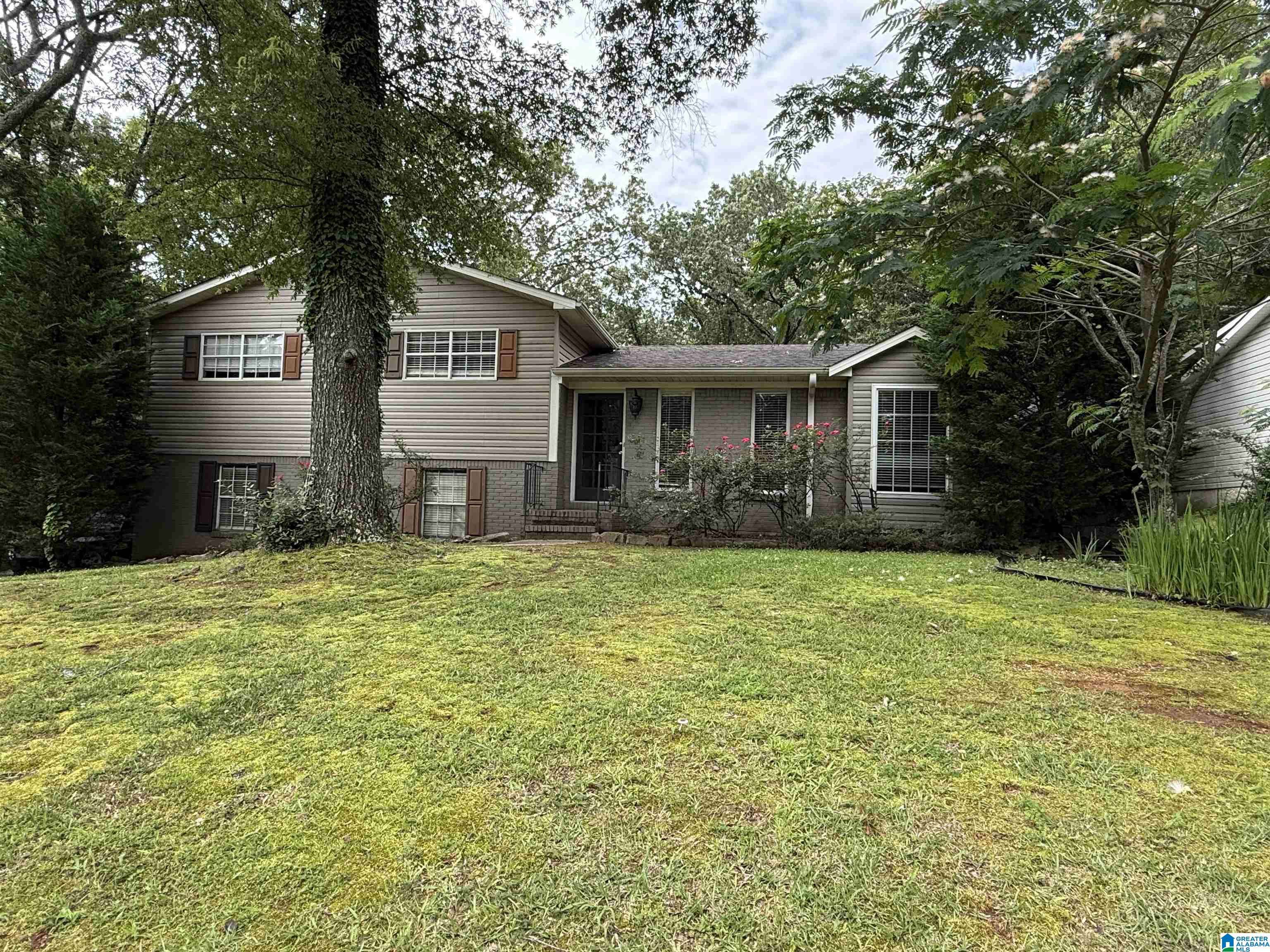 Pinson, AL 35126,5711 WOODCREEK ROAD