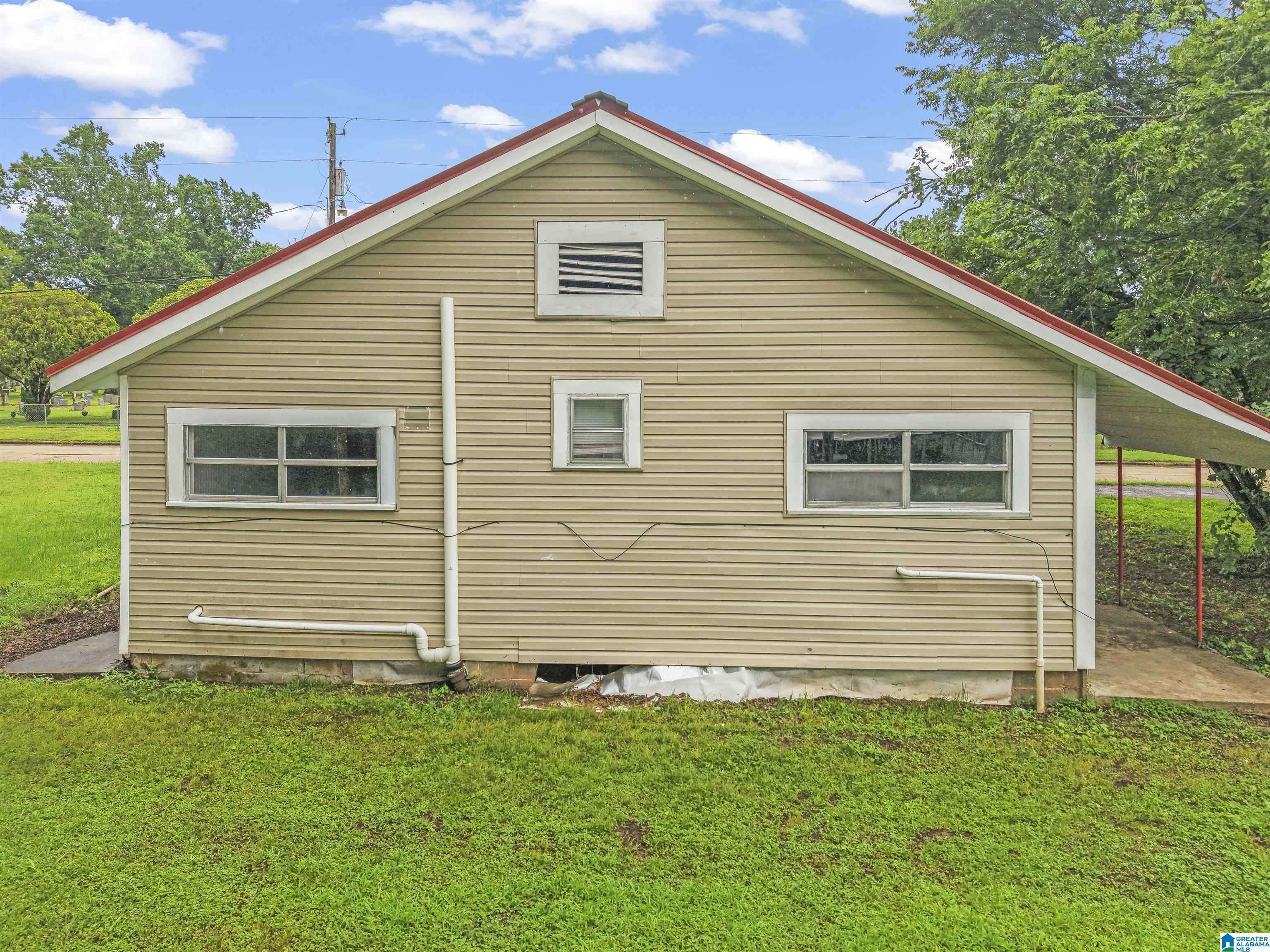 Sylacauga, AL 35150,606 W PINE STREET