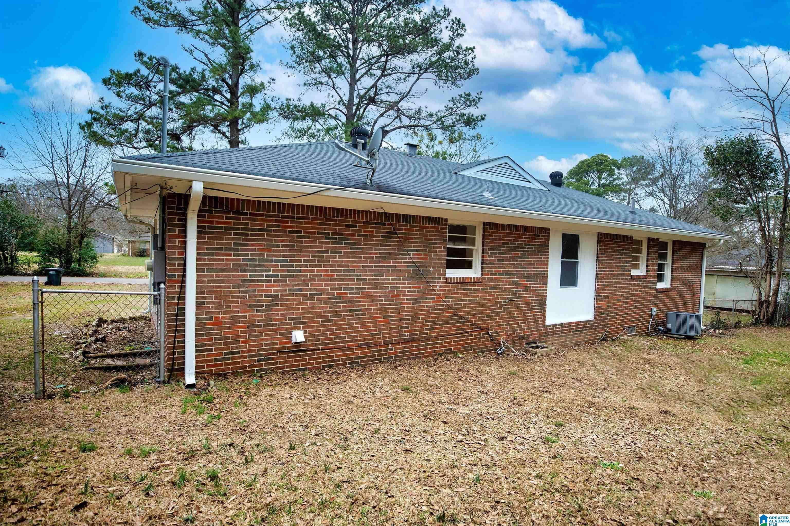 Center Point, AL 35215,2215 1ST PLACE NW