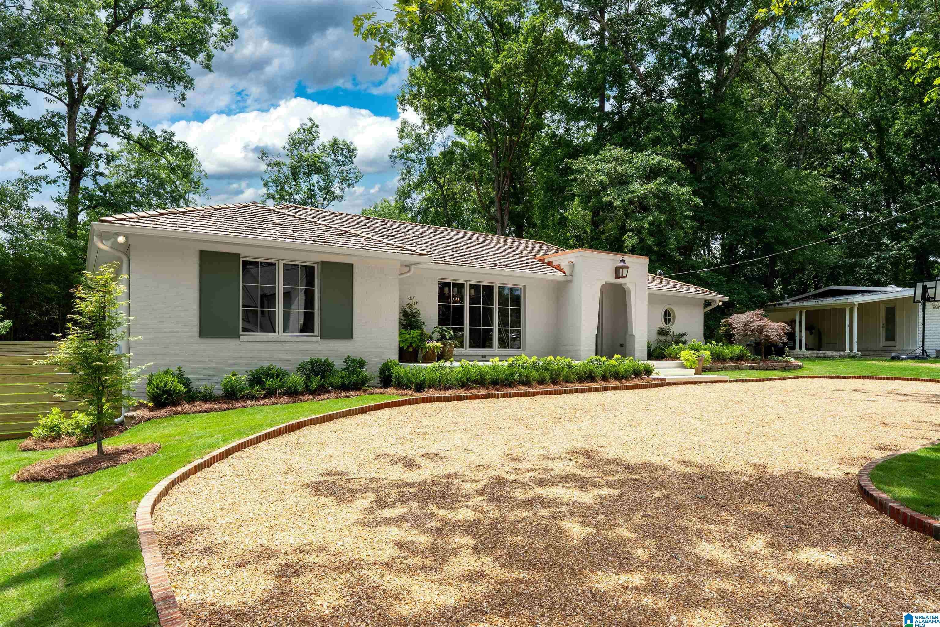 Mountain Brook, AL 35243,3832 BUCKINGHAM PLACE