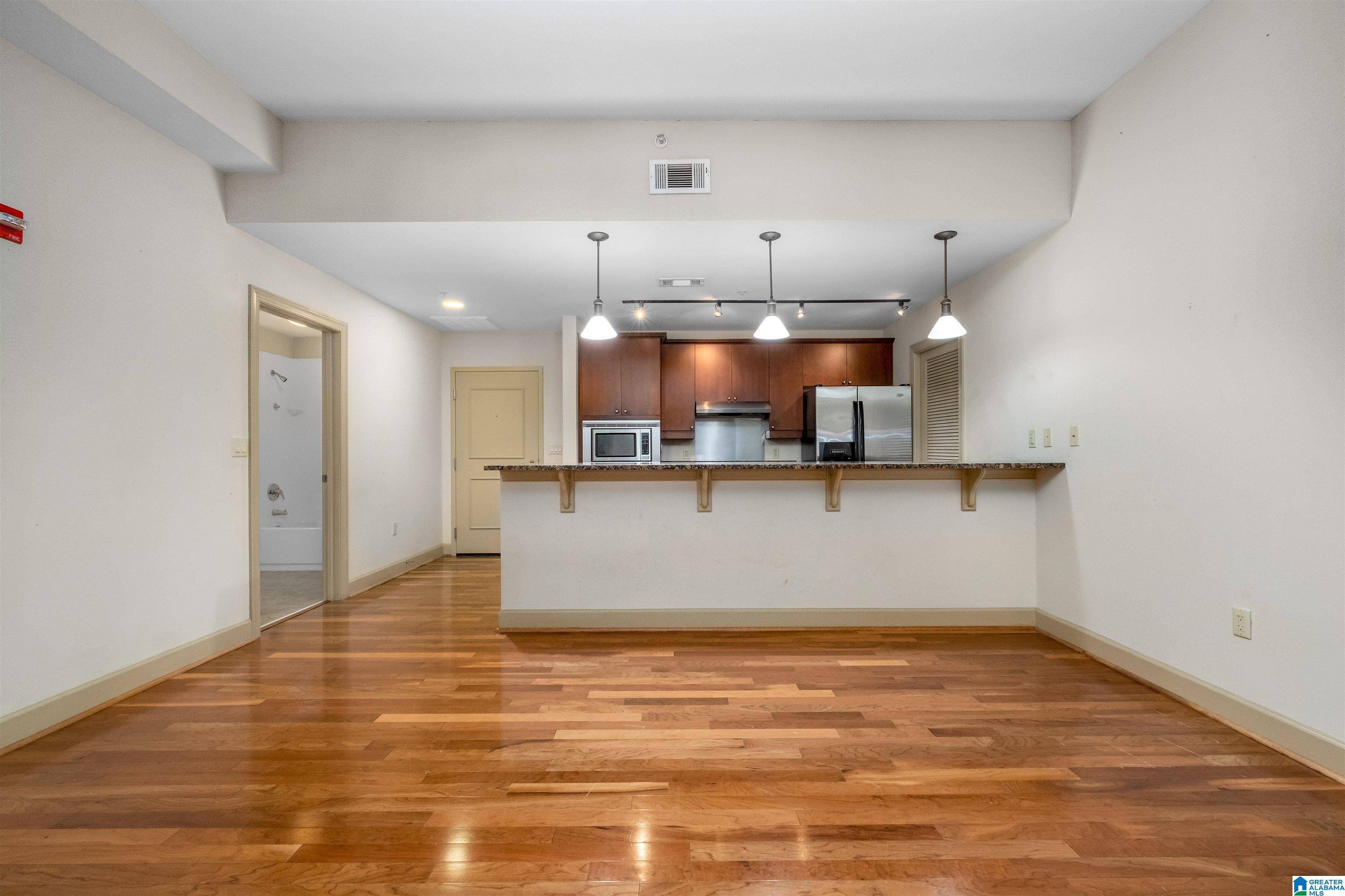 Homewood, AL 35209,1040 BROADWAY STREET #306