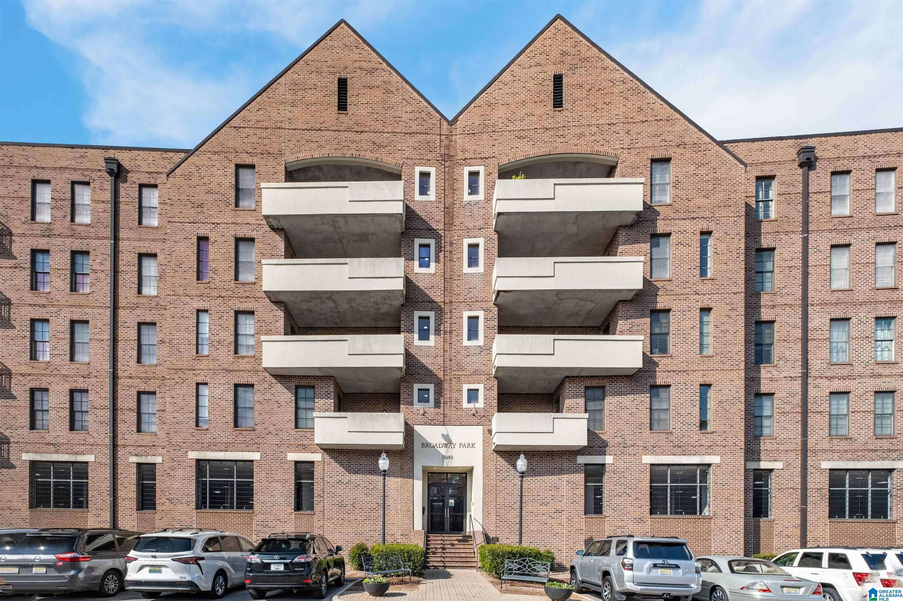 Homewood, AL 35209,1040 BROADWAY STREET #306